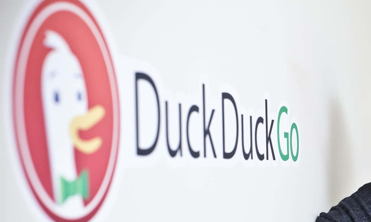 Surf the internet securely with DuckDuckGo Wallpaper