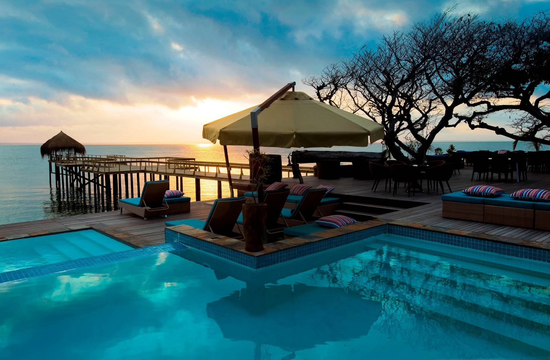 Dugong Beach Lodge Mozambique tager imod de lyse dele af dagen med solskin. Wallpaper