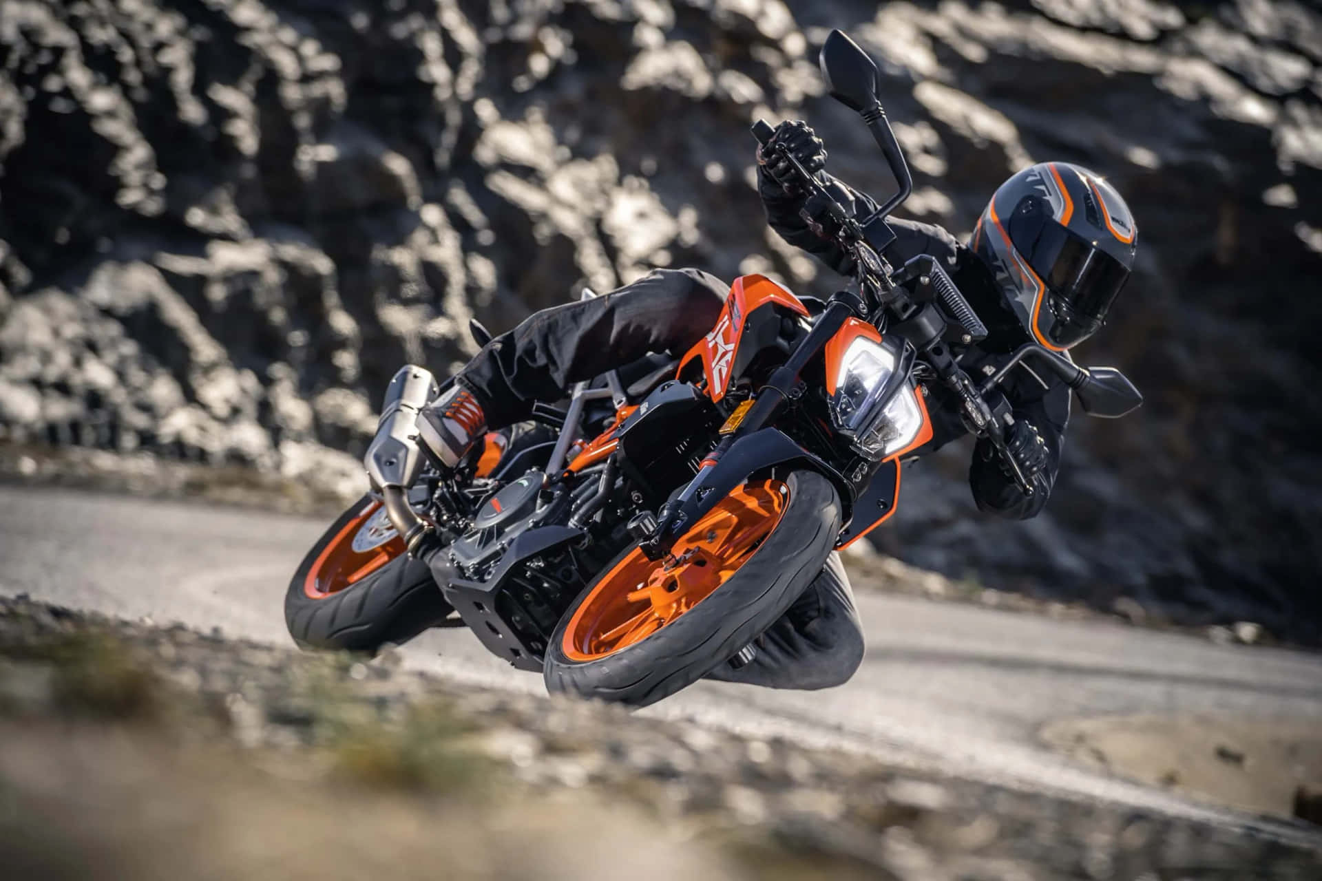 Feel the thrills pulsing through your veins aboard the KTM Duke 390.