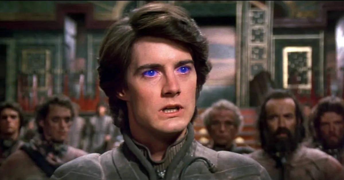 Dune Paul With Glowing Blue Eyes Wallpaper
