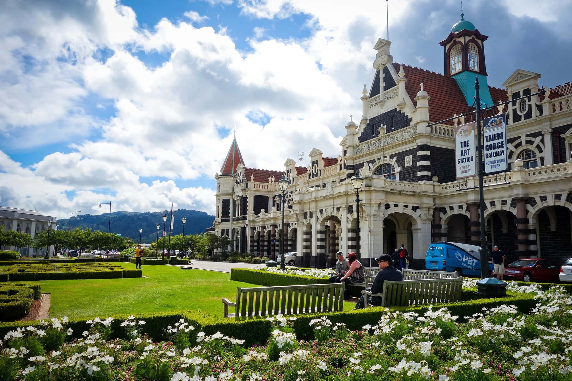 Dunedin Railway Station New Zealand Wallpaper