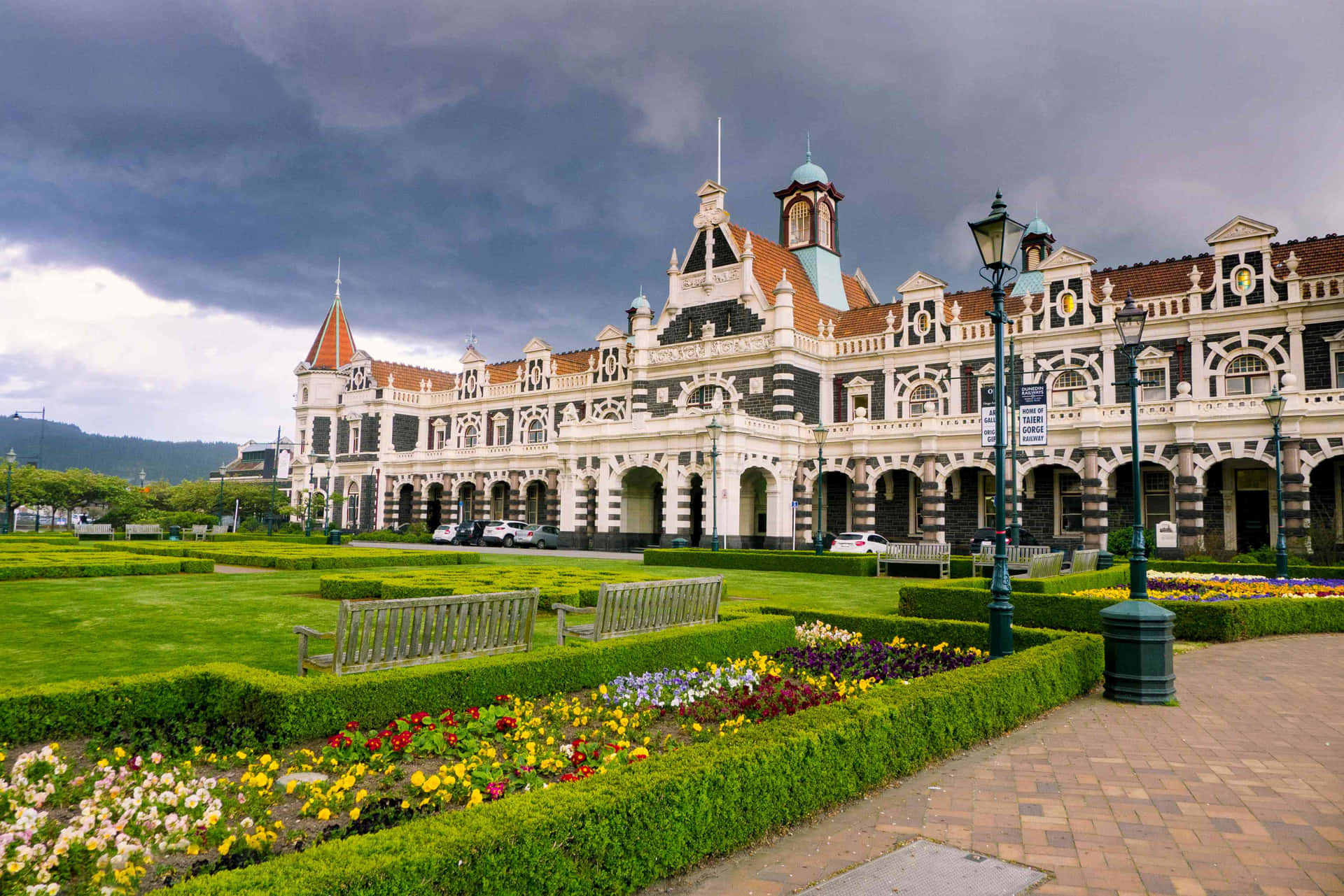 Dunedin Railway Station New Zealand Wallpaper