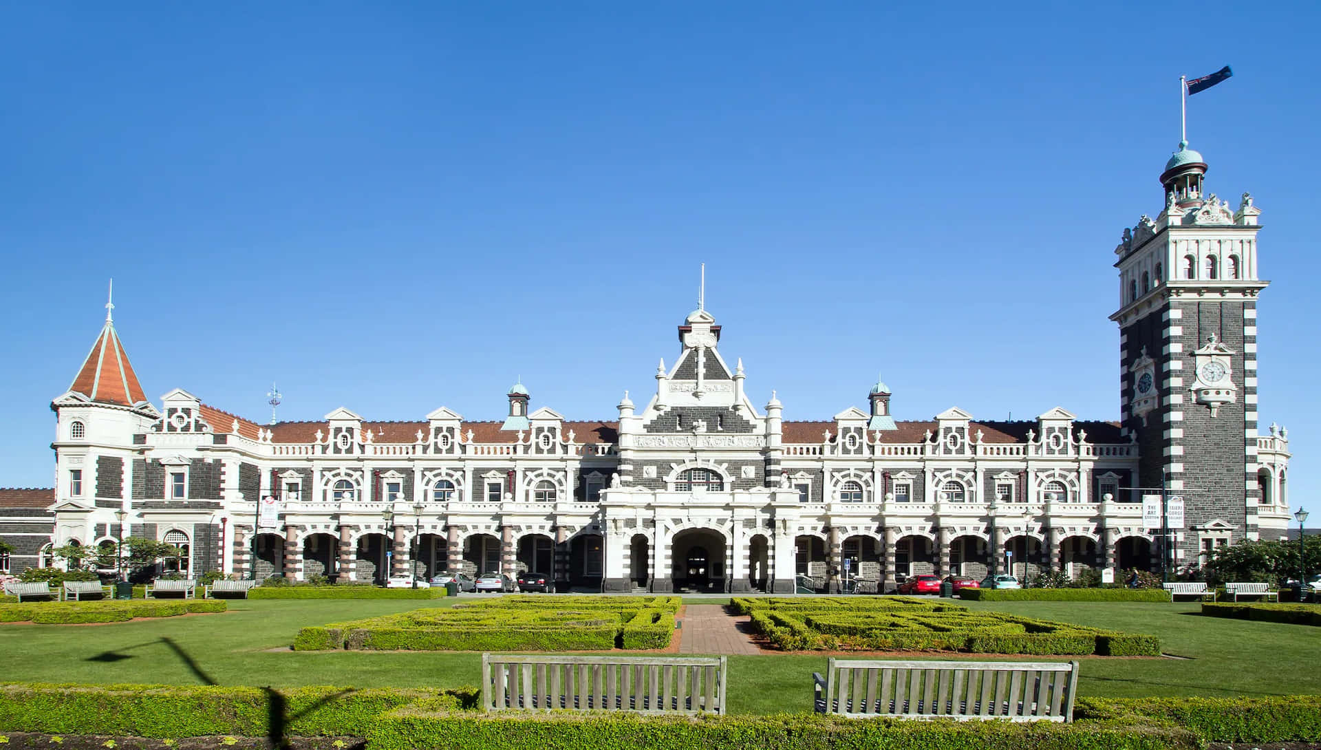 Dunedin Railway Station New Zealand Wallpaper