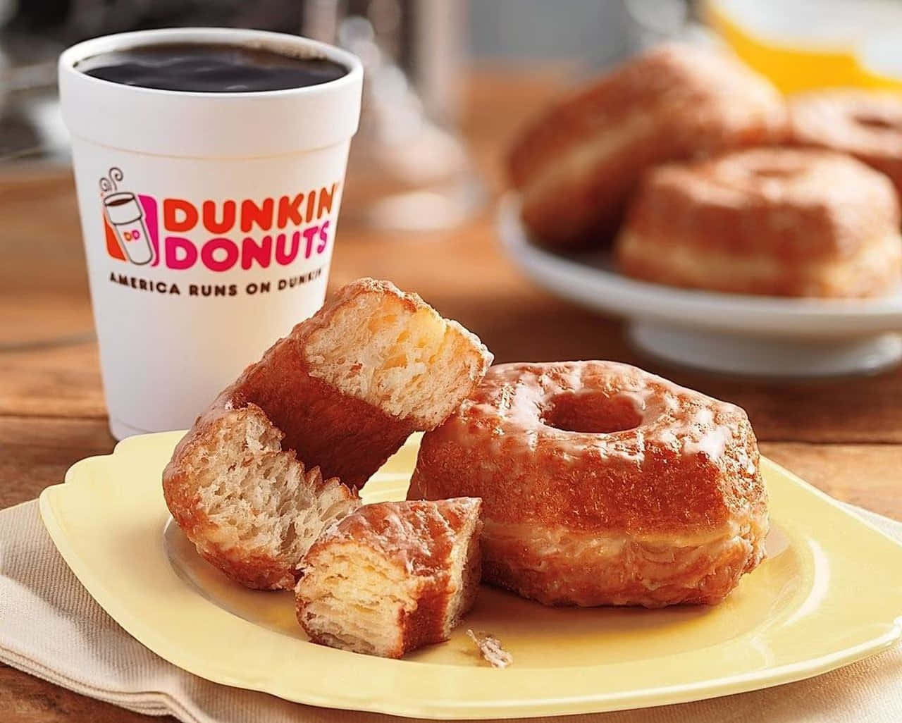 Genießeköstliche Donuts Jederzeit Bei Dunkin Donuts!