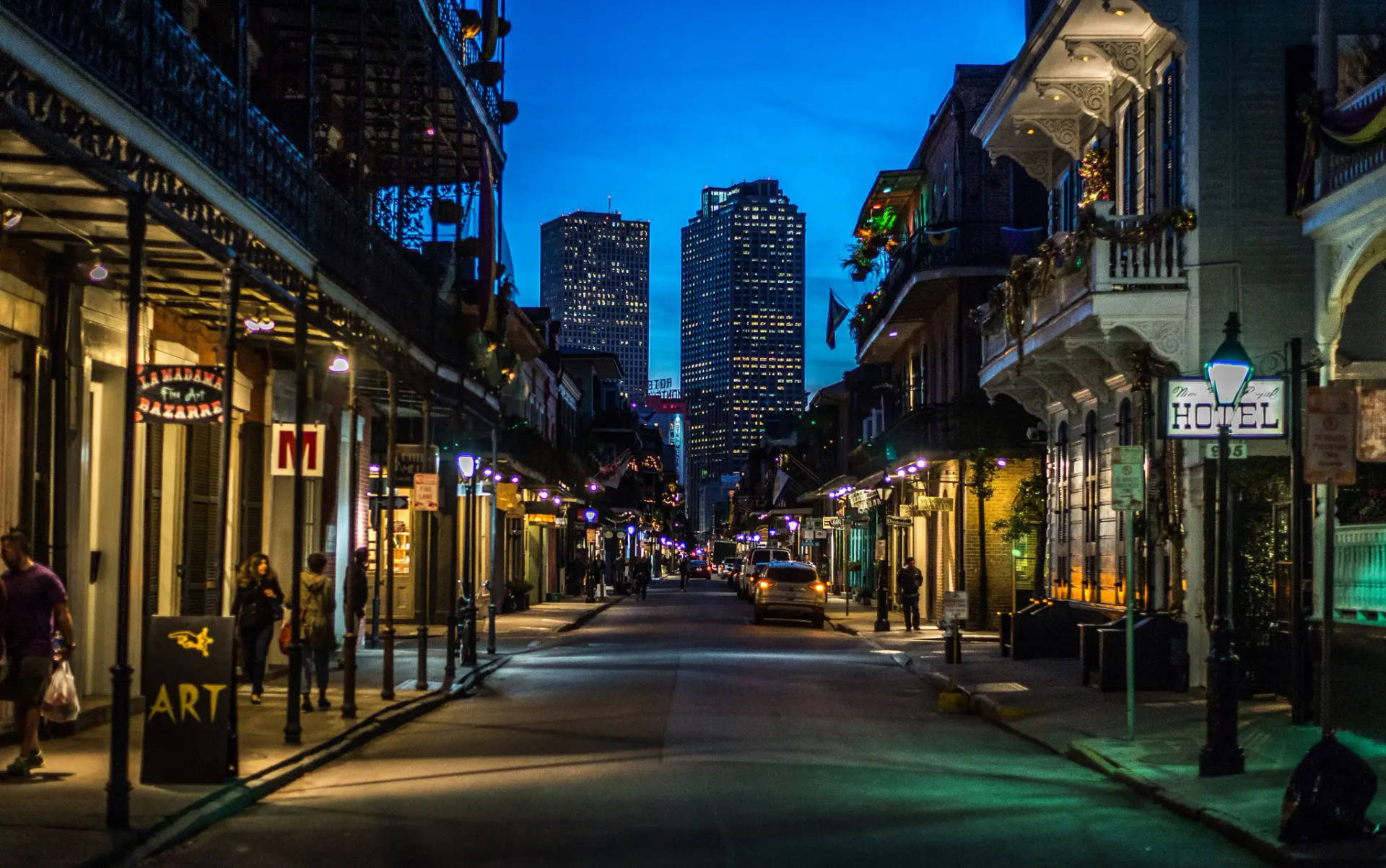 Anoitecerem Bourbon Street Em Nova Orleans. Papel de Parede