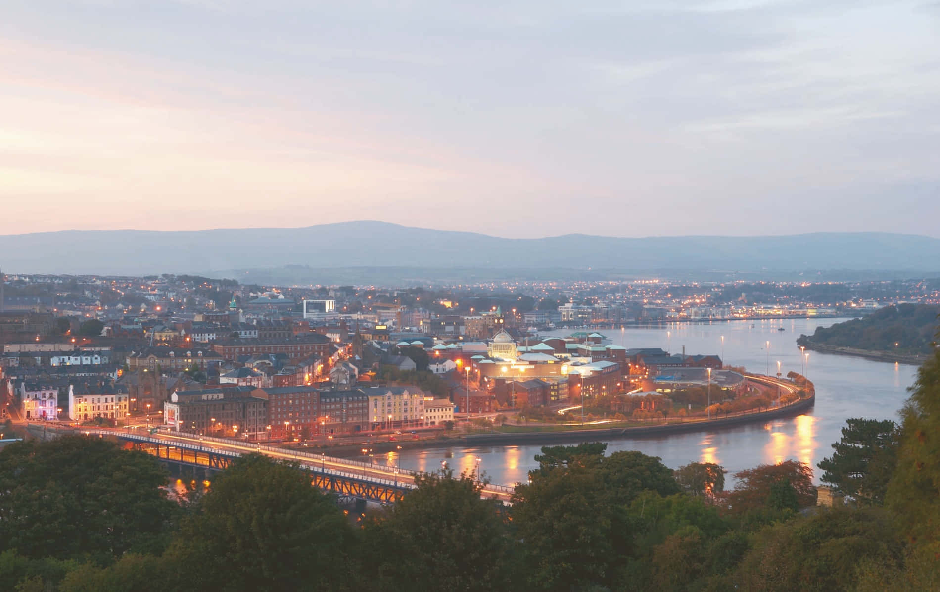 Dusk View Londonderry Cityscape Wallpaper