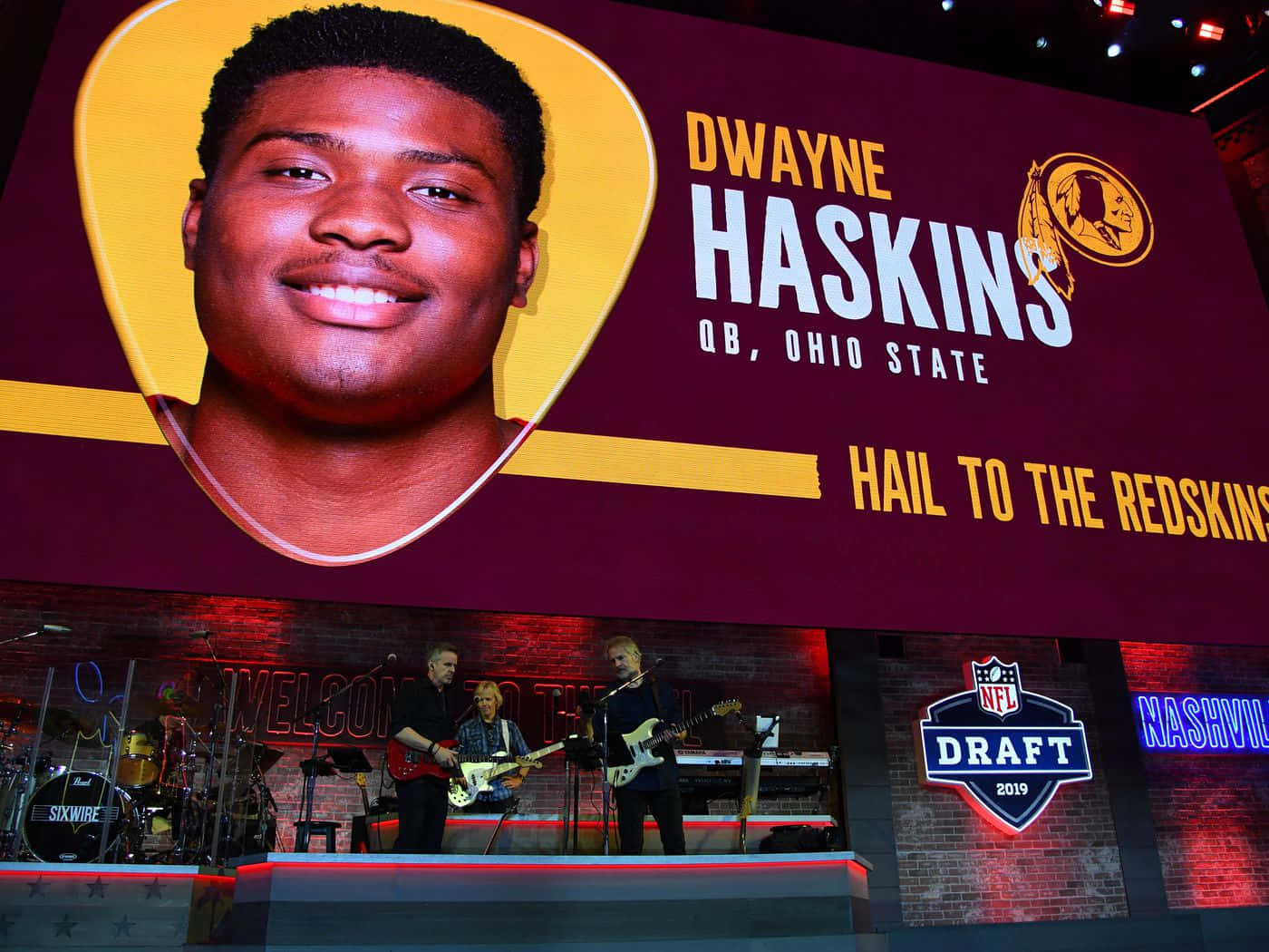 Nfl Quarterback Dwayne Haskins Takes The Field Wallpaper