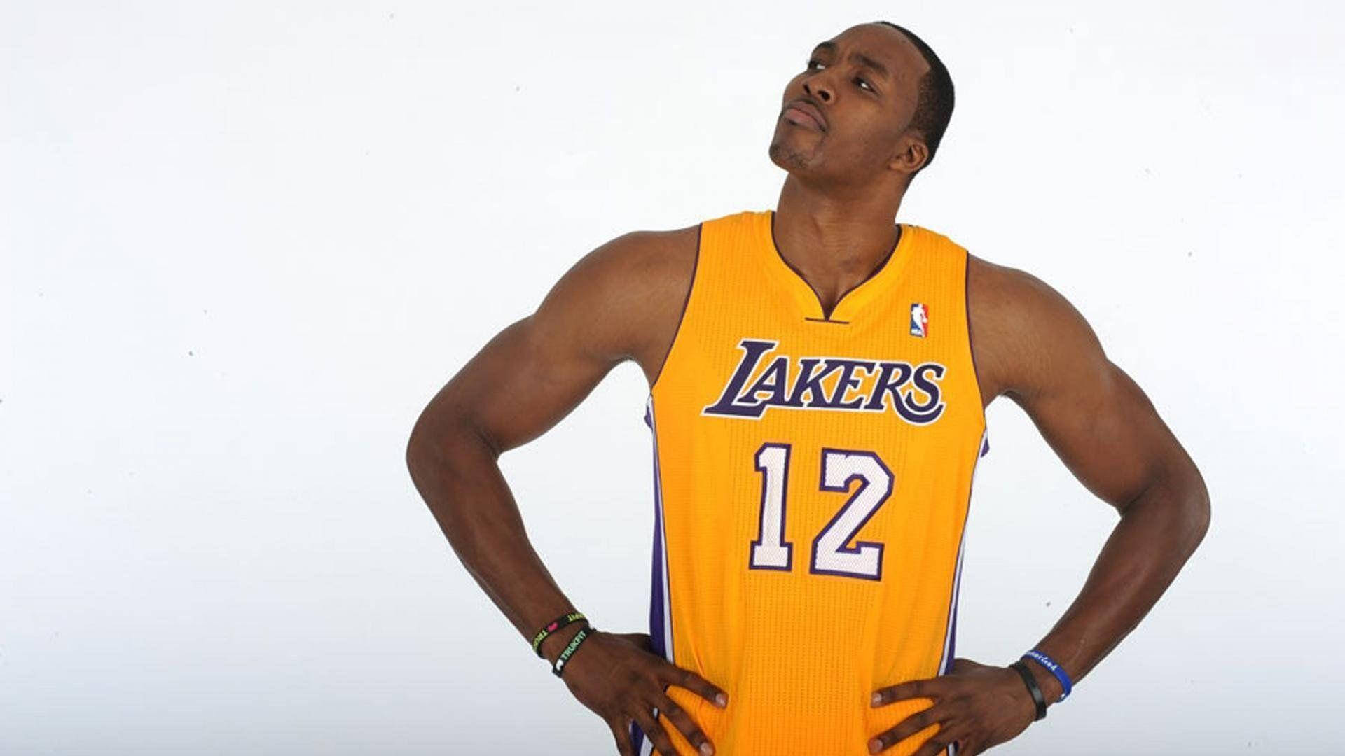 Dwighthoward Basketball Lakers 12 Können Als Hintergrundbild Für Computer Oder Handy Genutzt Werden. Wallpaper