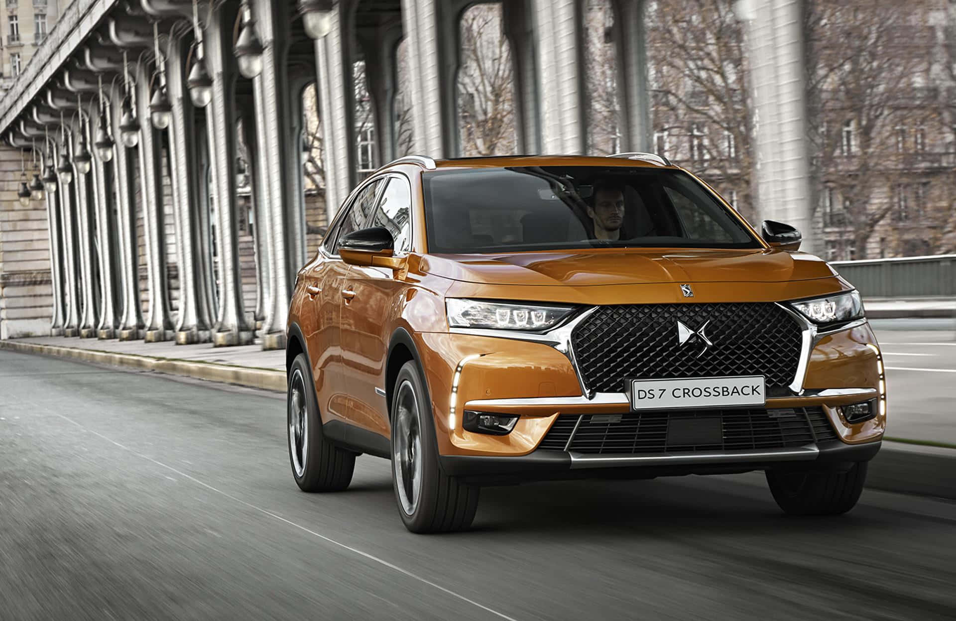 Dynamic Ds 7 Crossback E-tense In Action Wallpaper