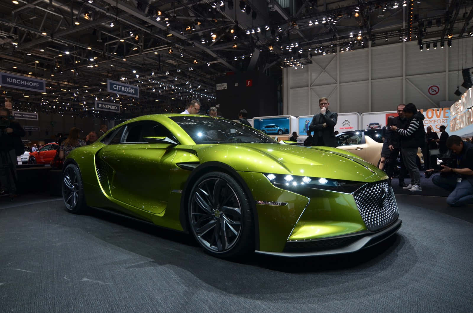 Dynamic Ds Automobiles Ds E-tense In Motion Wallpaper