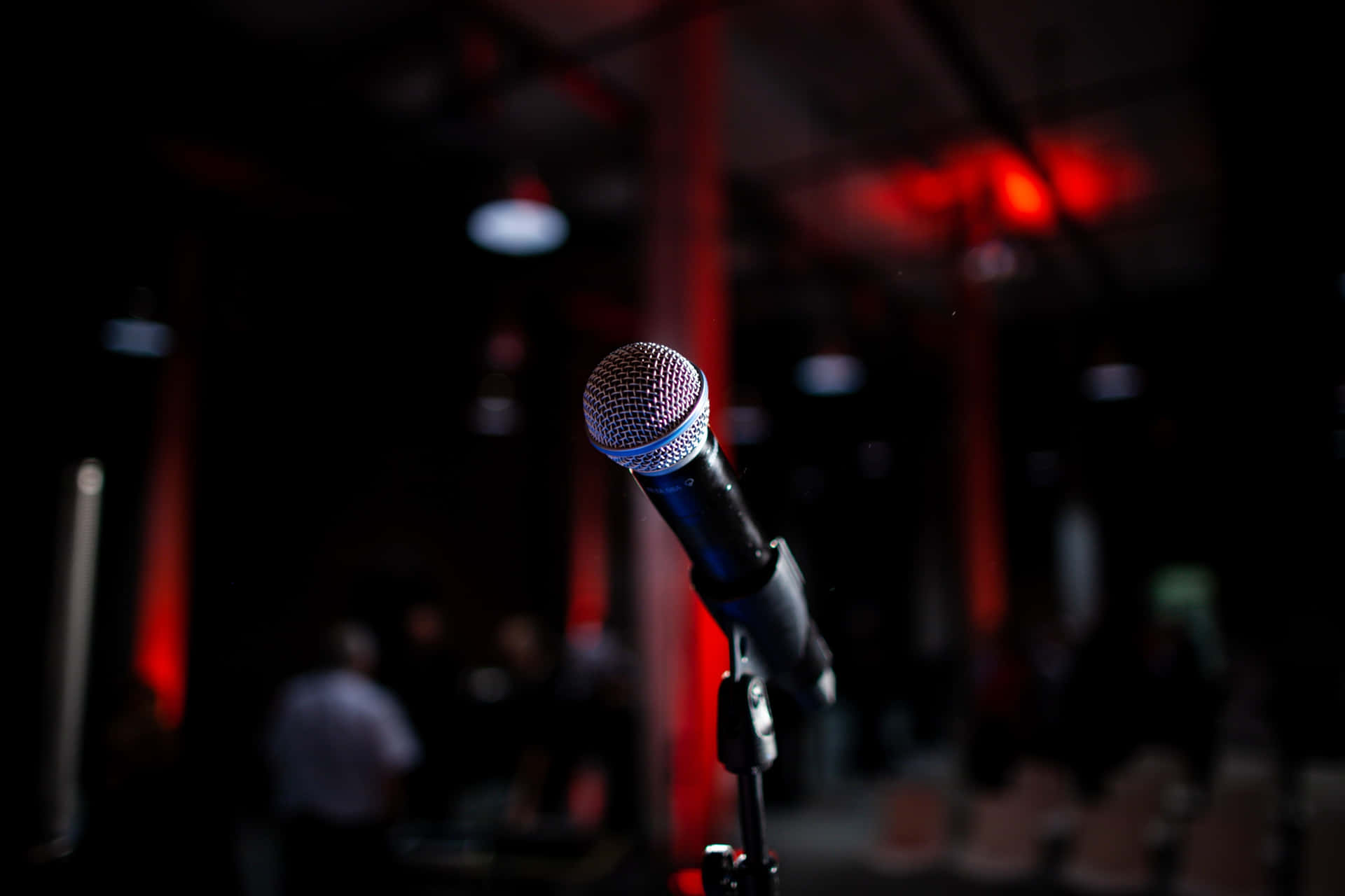 Dynamic Microphone At The Front Wallpaper