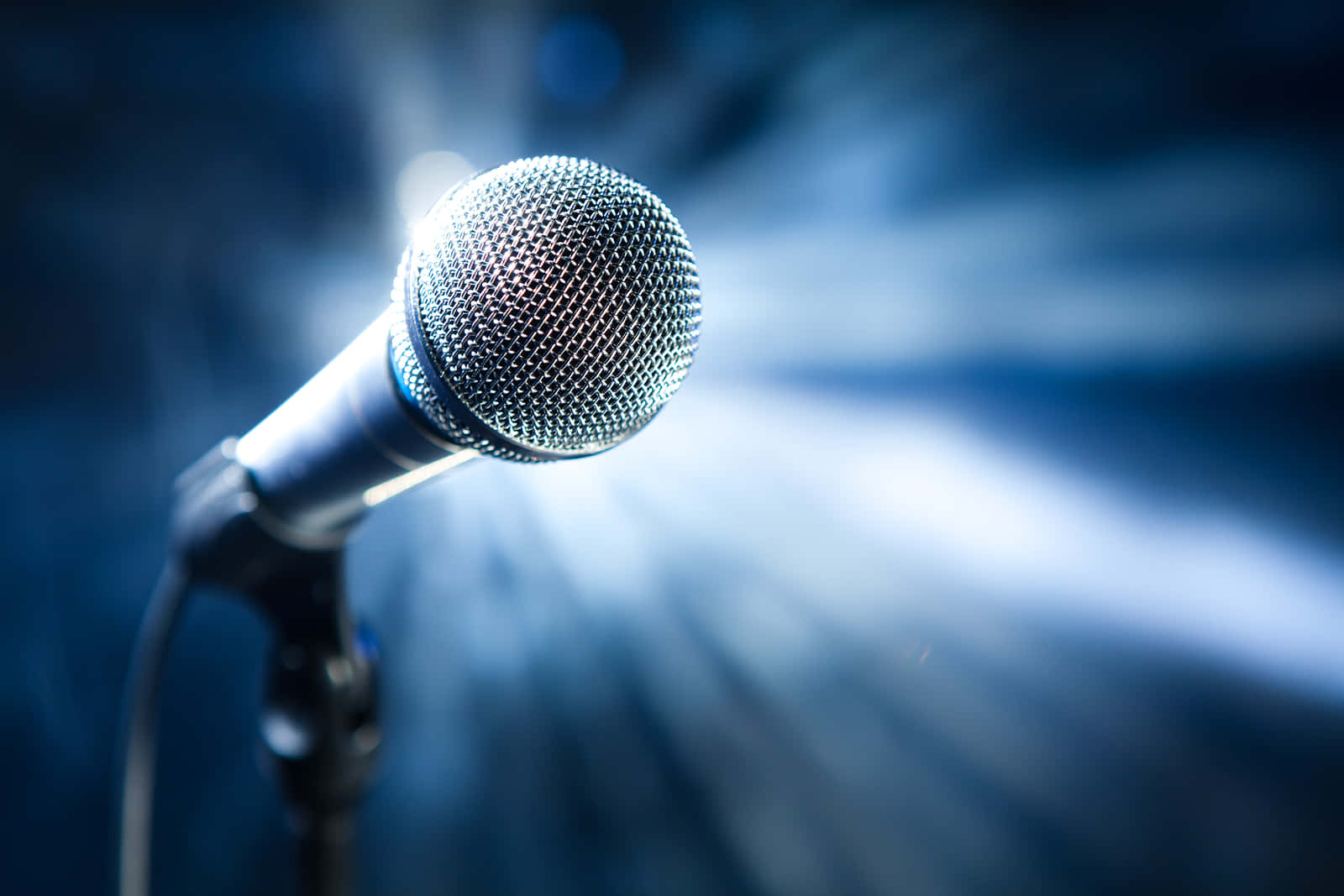 Dynamic Microphone Blocking A Stage Light Wallpaper