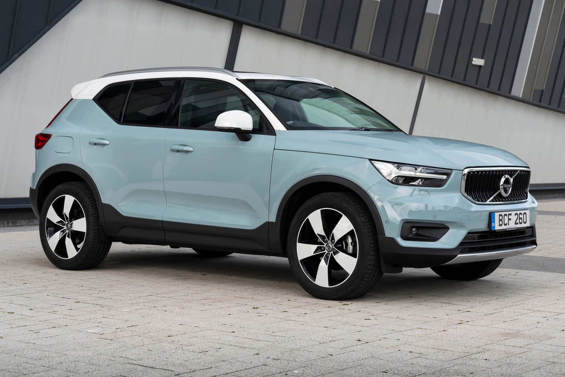 Dynamic Volvo Xc40 Luxury Compact Suv In Motion Wallpaper