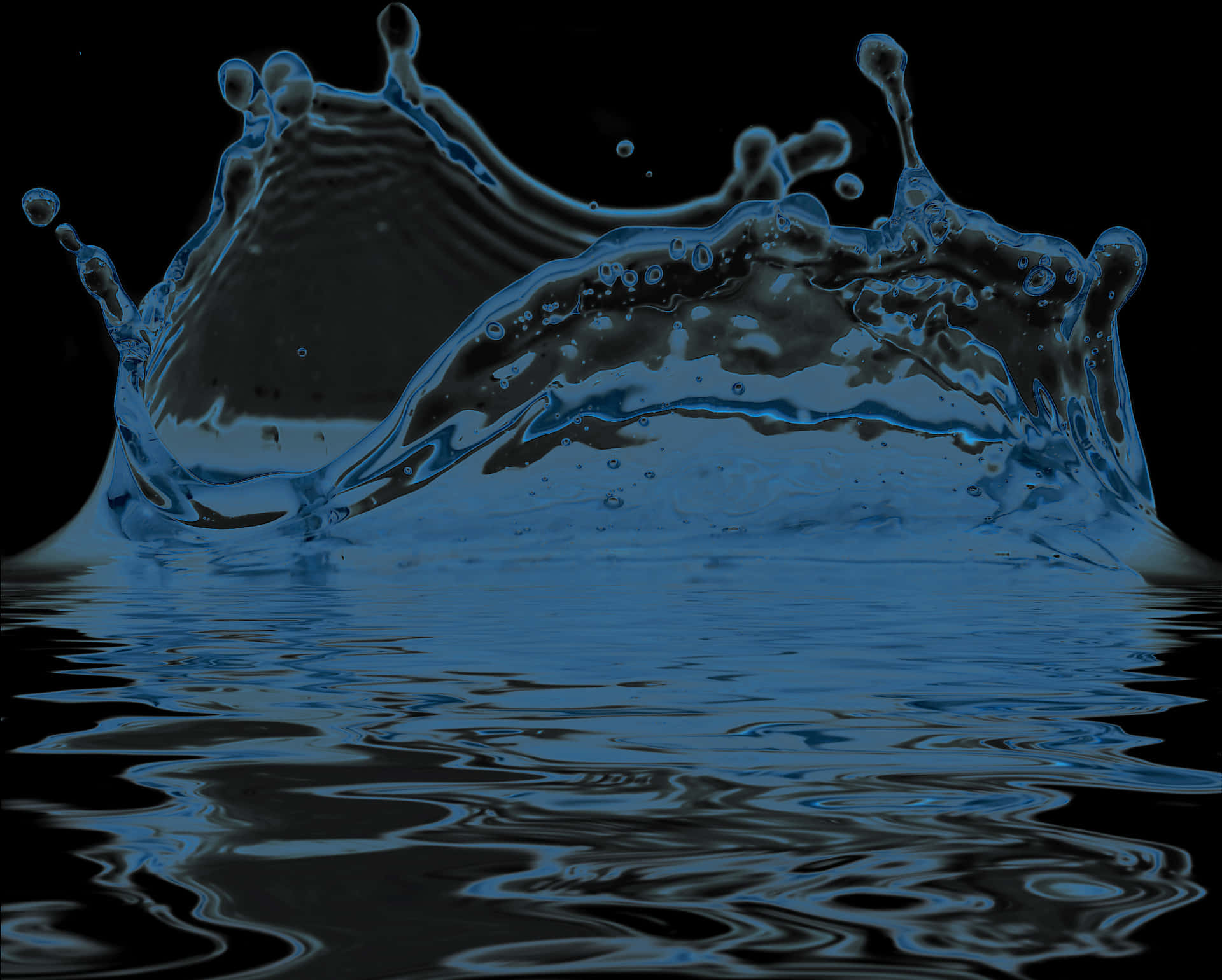 Dynamic Water Splash Crown PNG