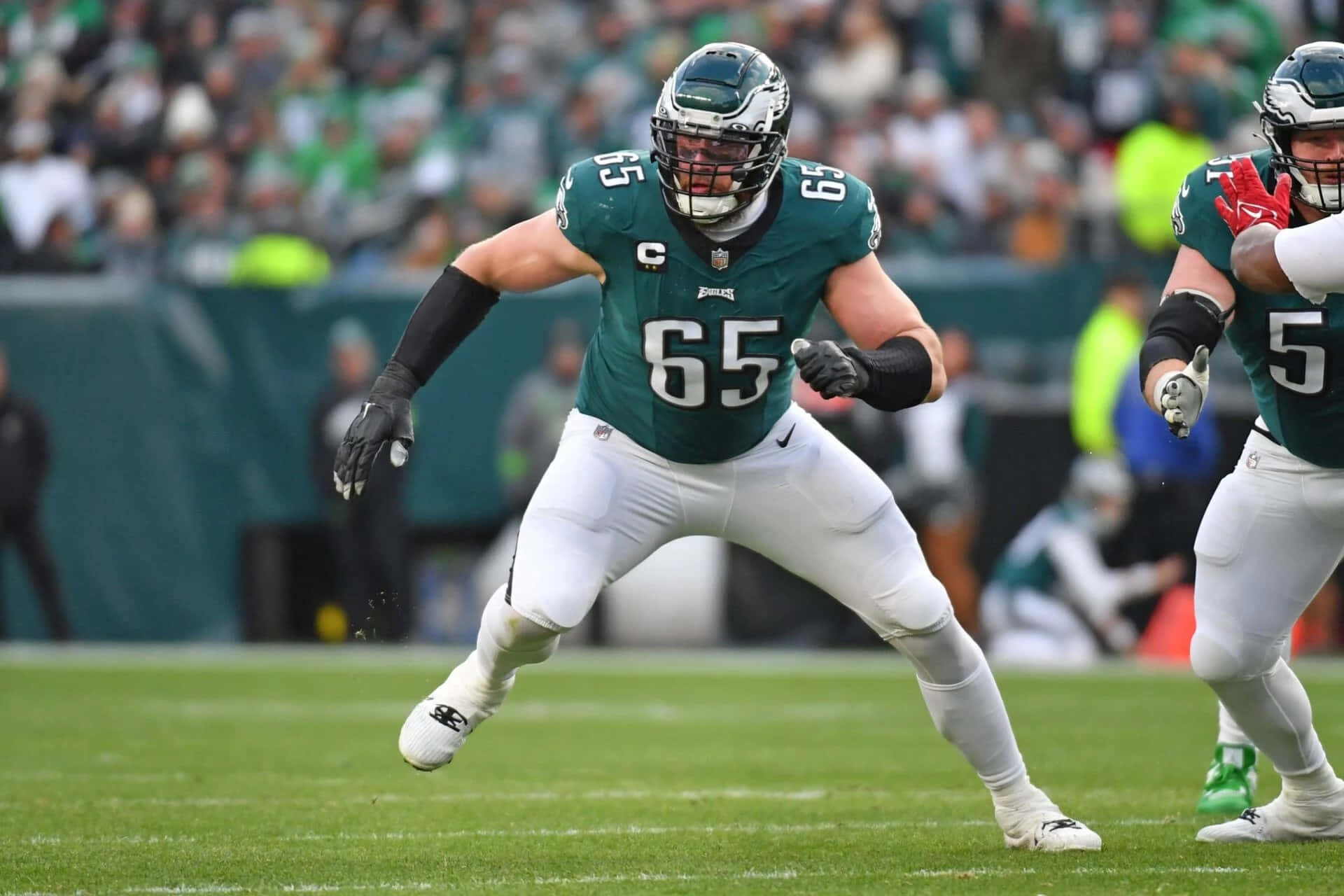 Eagles Offensive Linemanin Action Wallpaper