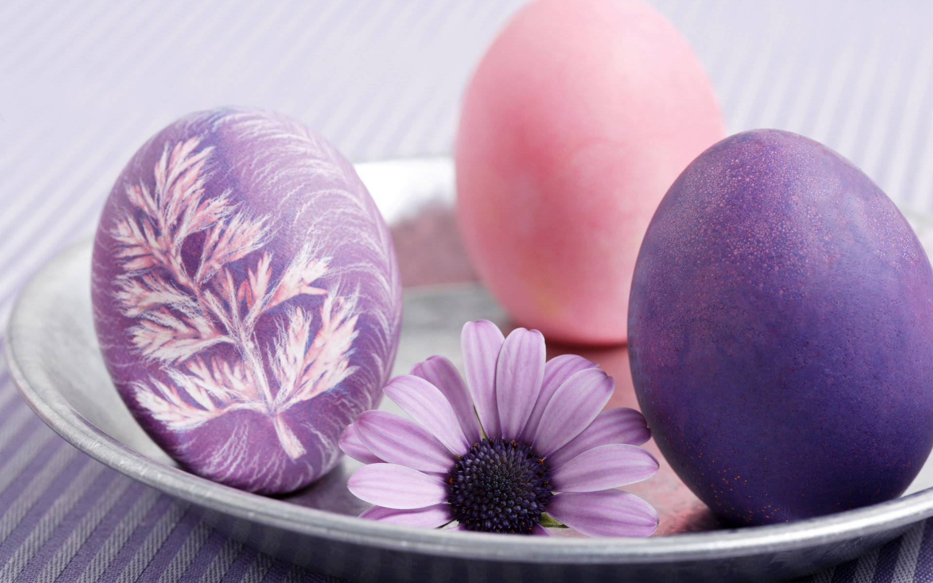 Easter Desktop Purple Eggs Wallpaper