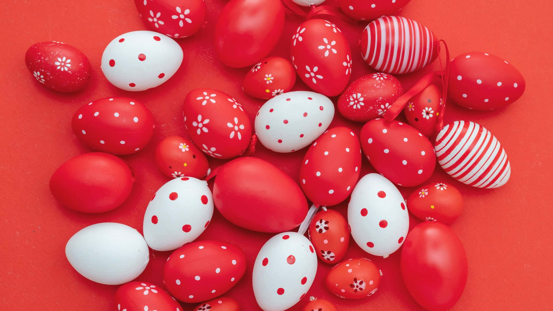 Fondode Huevos De Pascua Rojos Y Blancos