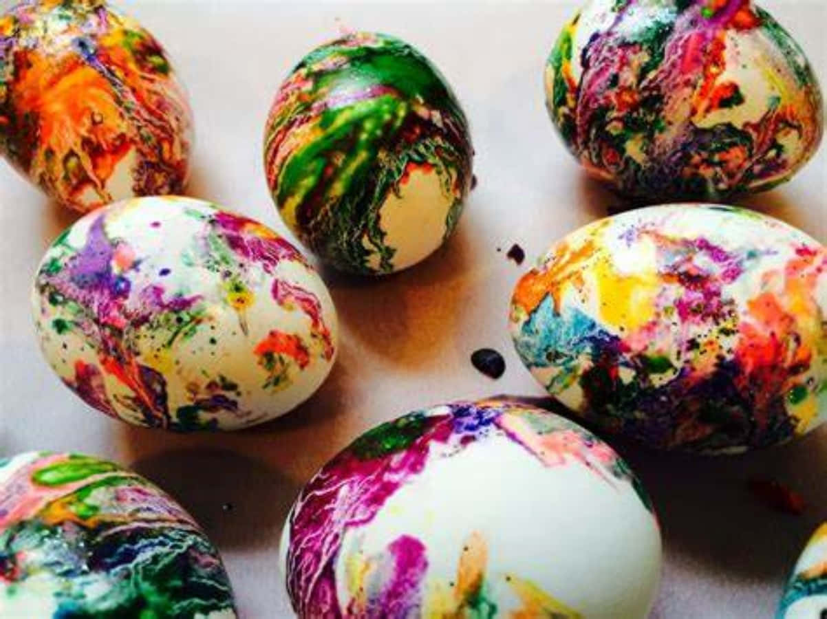 Fejr Påsken med en farverig ægscene!