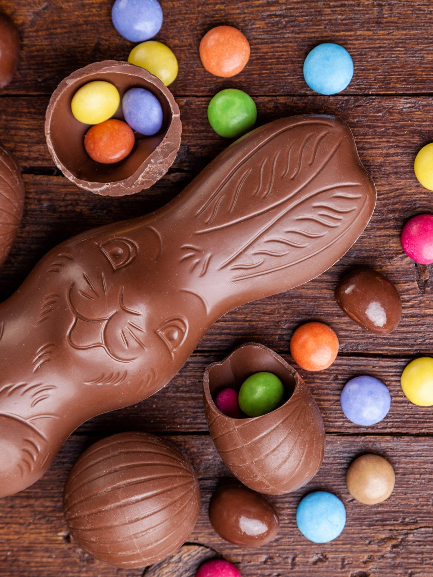 Celebrate Easter with this Chic Phone Wallpaper