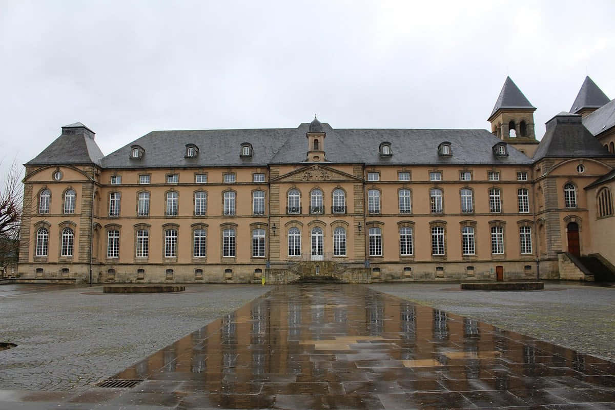 Echternach Kloster Regnværsdag Bakgrunnsbildet