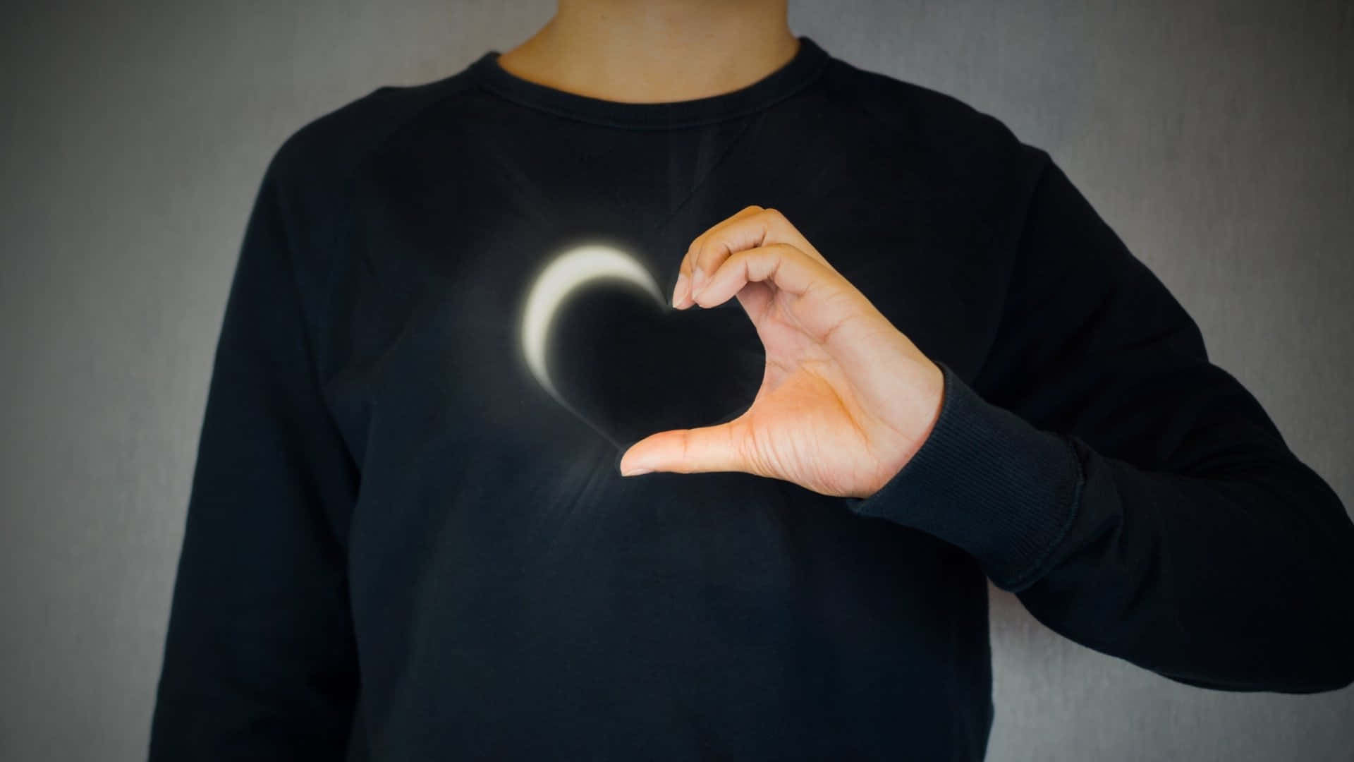 Eclipse Heart Gesture Wallpaper