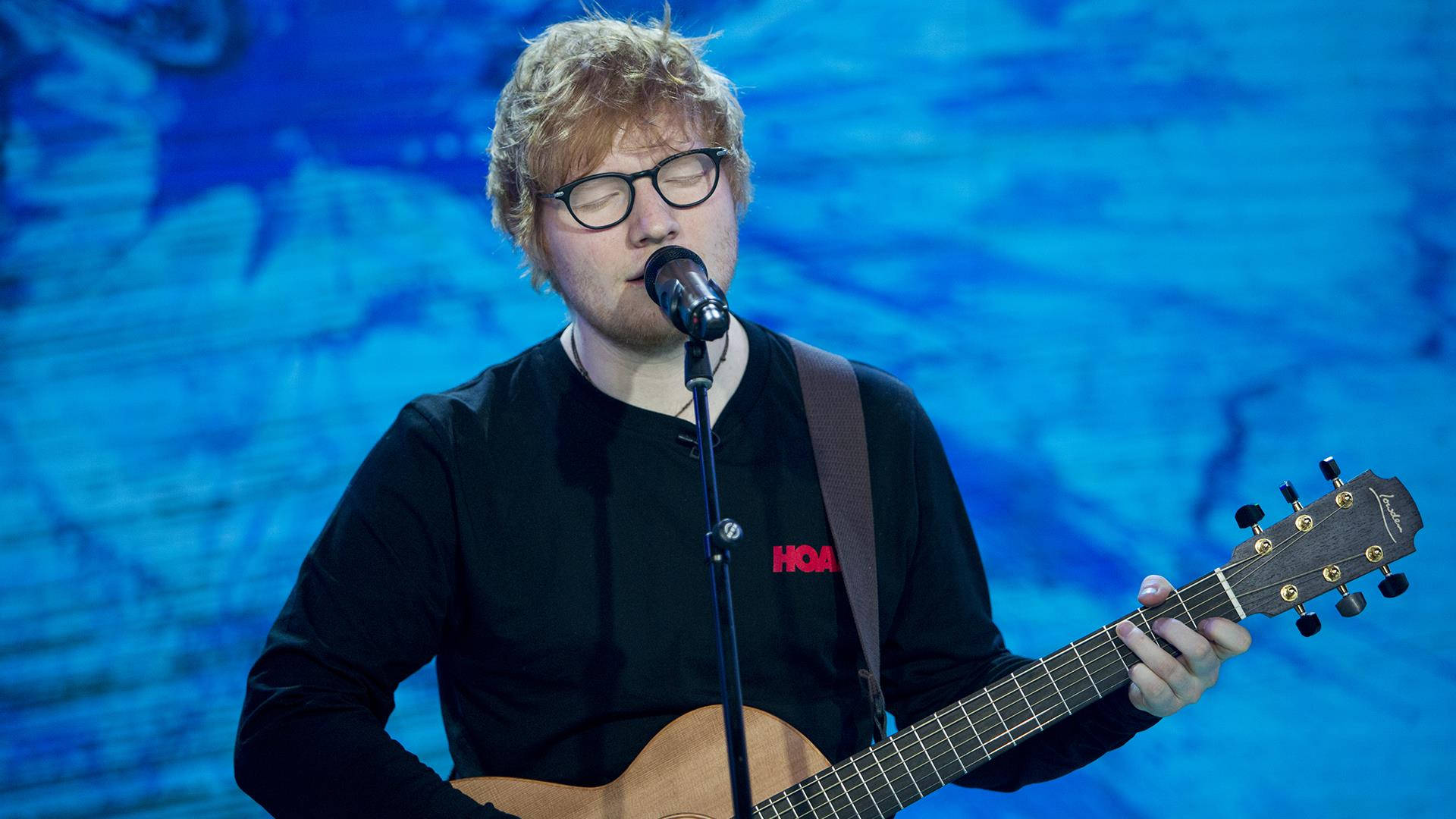 Ed Sheeran Singing Live Background