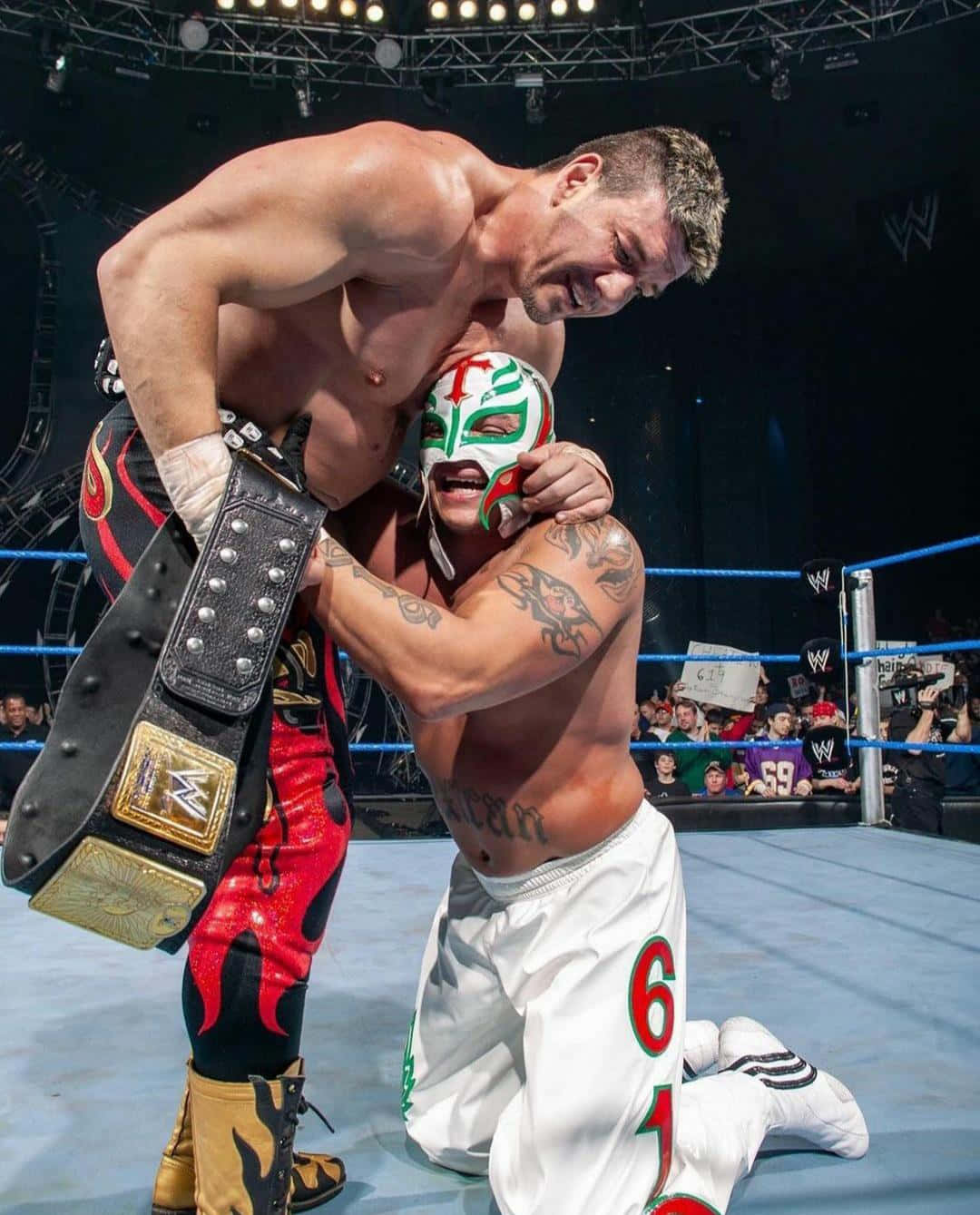 Eddie Guerrero Hugging Rey Mysterio Wallpaper