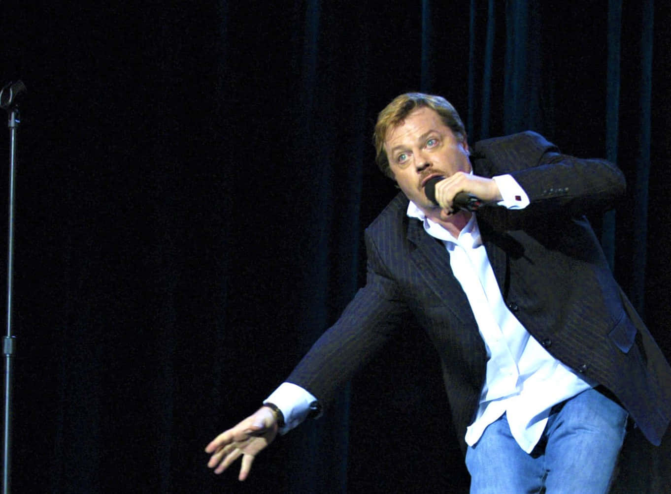English Comedian and Actor Eddie Izzard Wallpaper