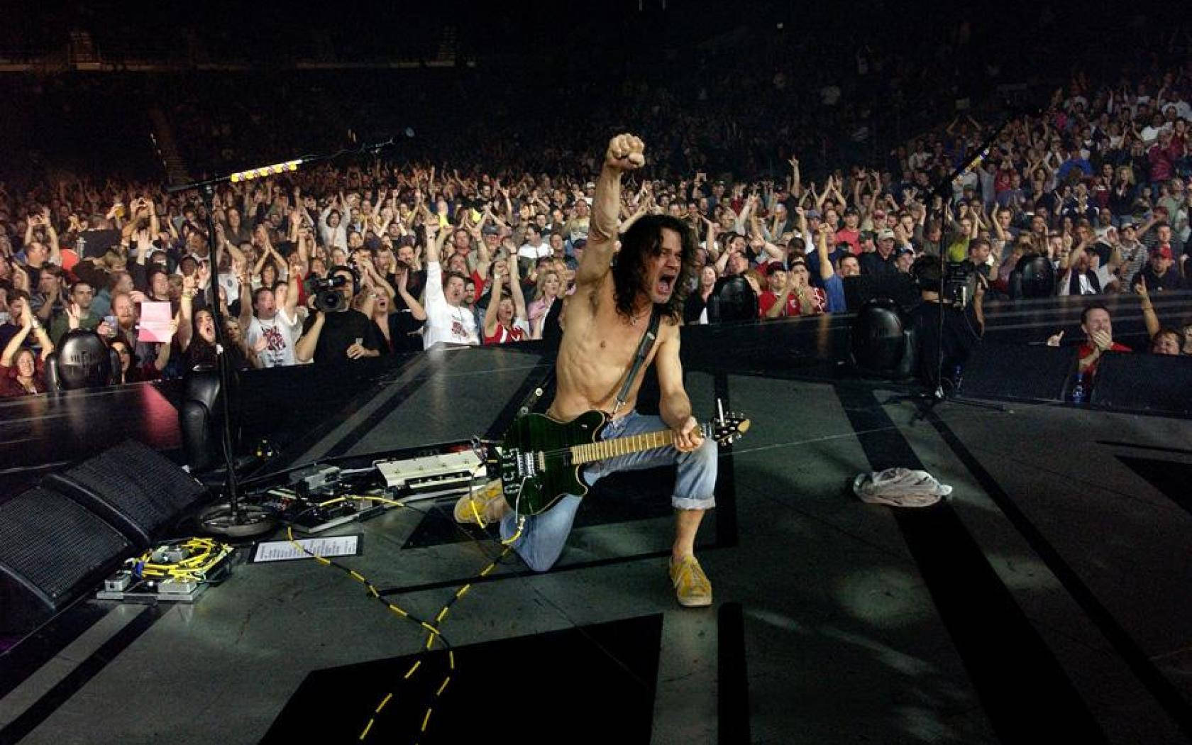 Eddie Van Halen Concert Cheer Background