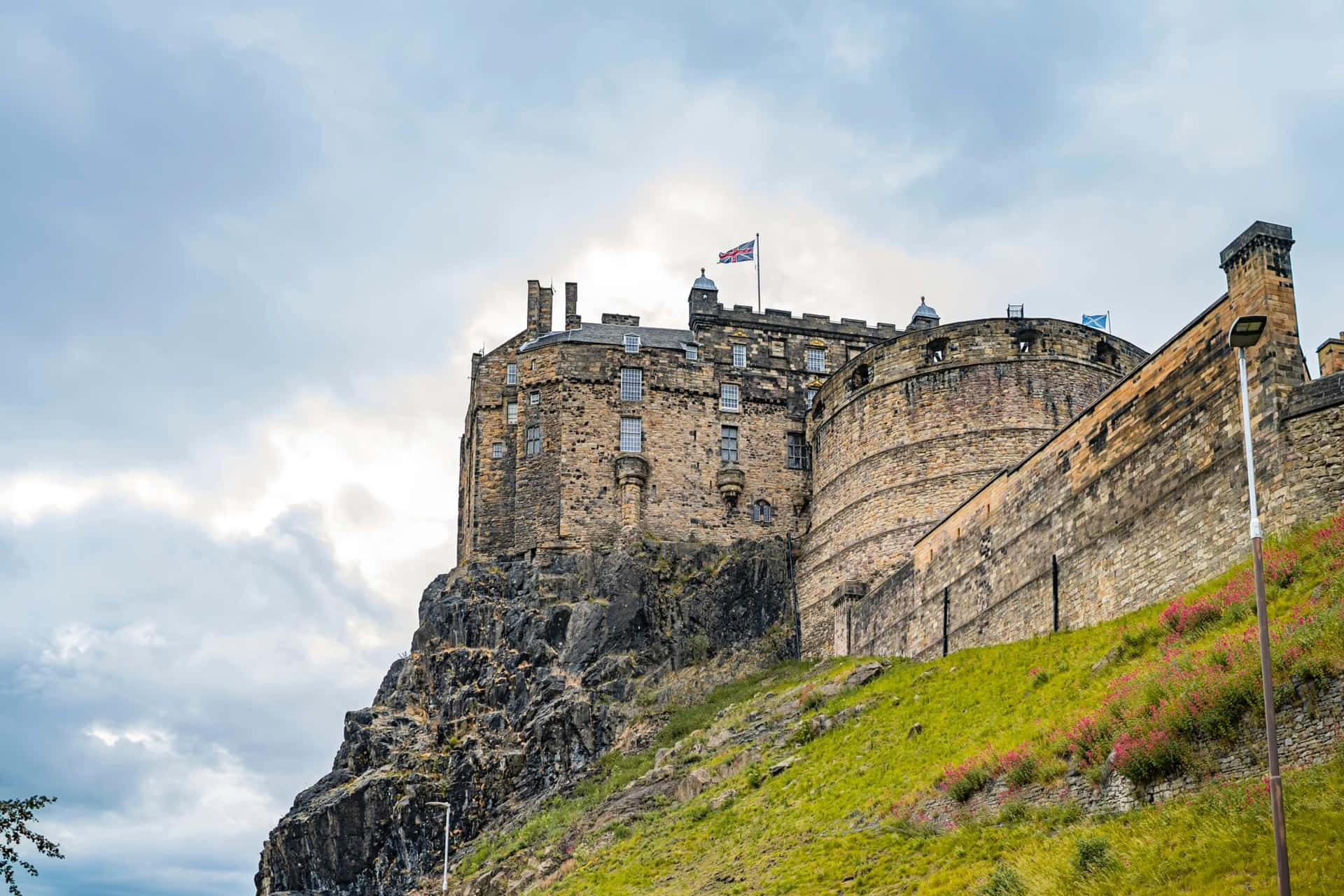 Edinburgh Castle Iconic View Wallpaper