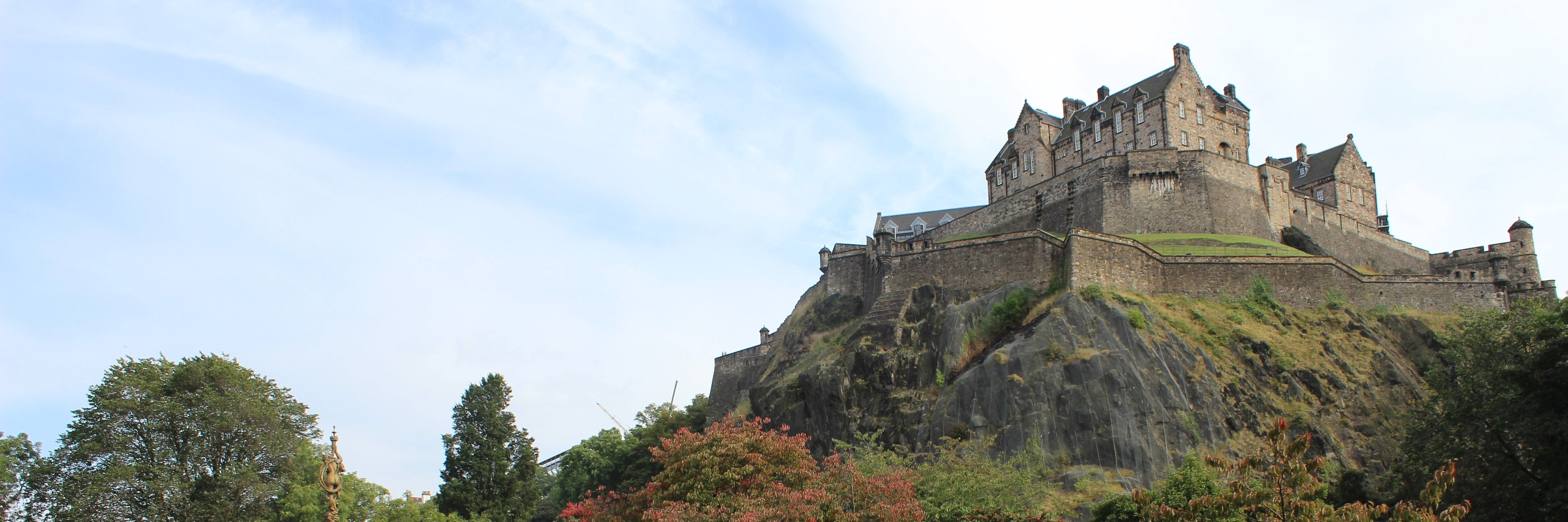 Edinburgh Castle In The Daytime Wallpaper