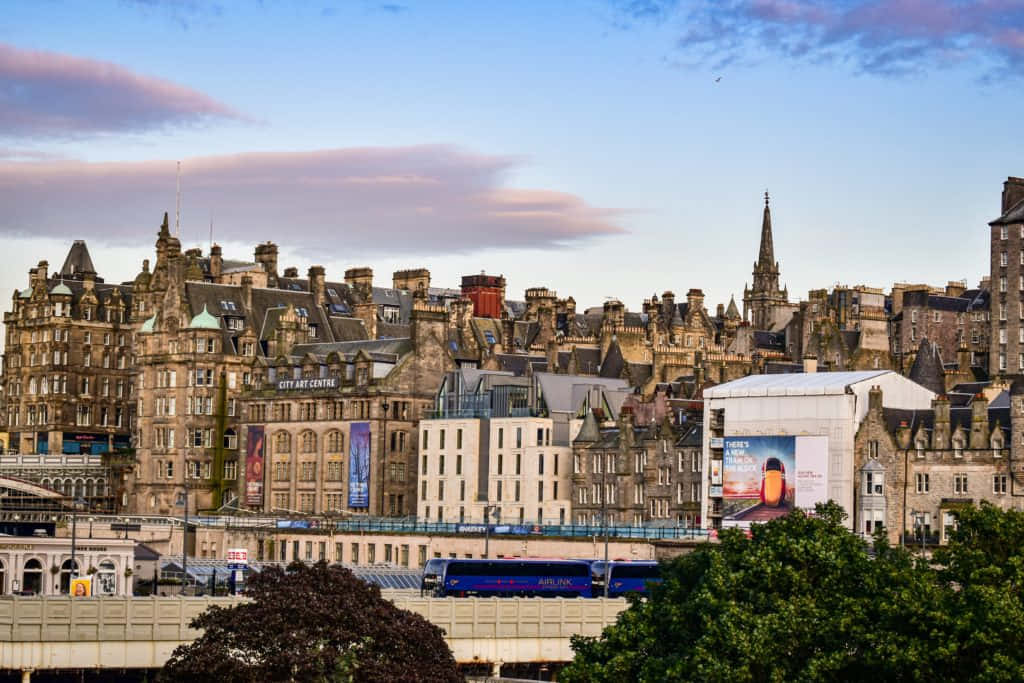 Edinburgh Cityscapeat Dusk Wallpaper