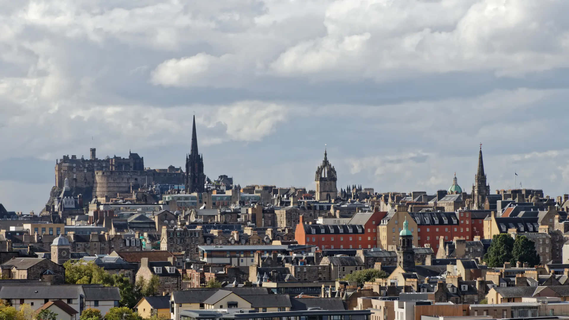 Vue De La Skyline D'édimbourg Depuis Les Salisbury Crags Fond d'écran