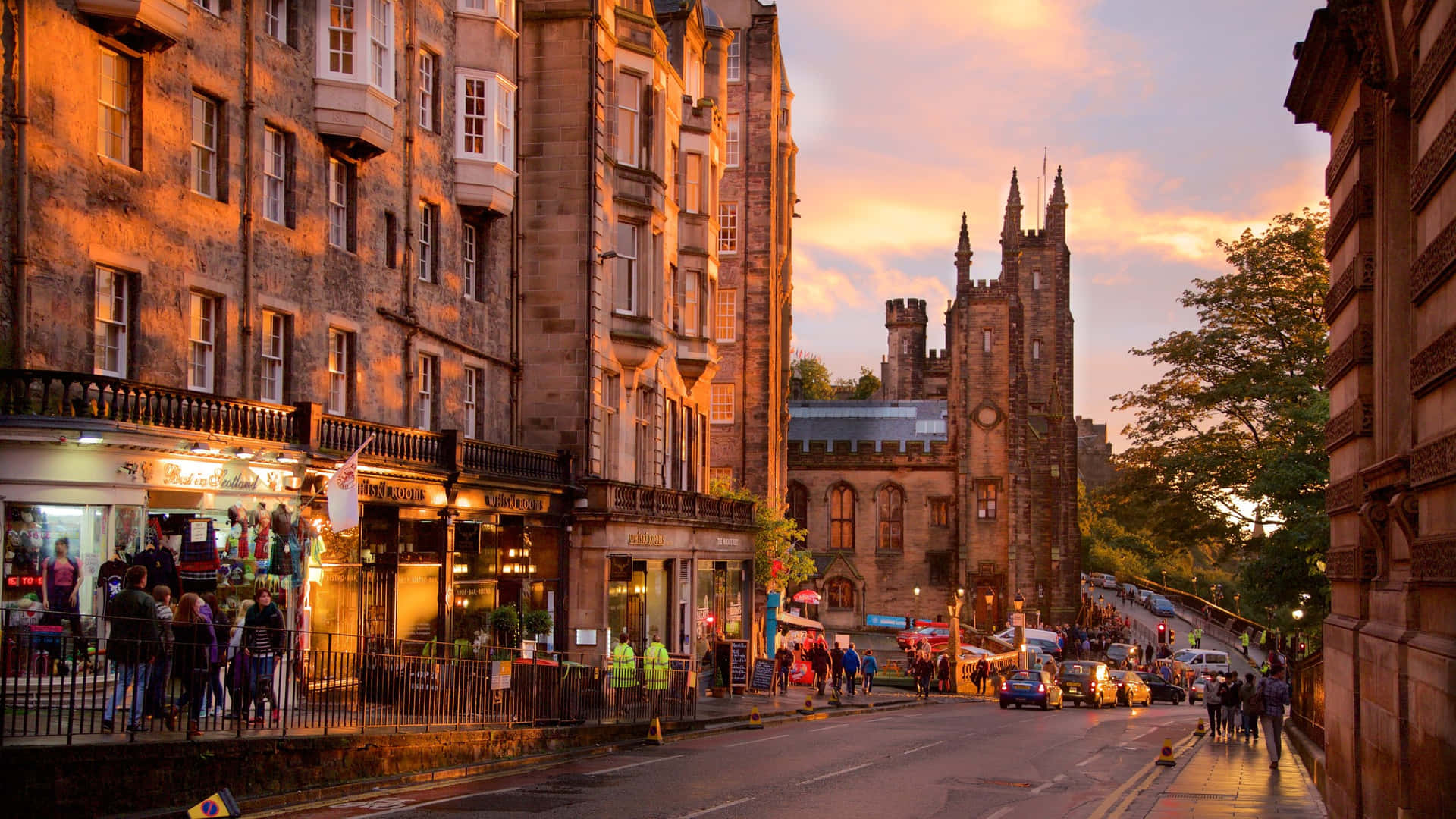 Edinburgh Twilight Cityscape Wallpaper