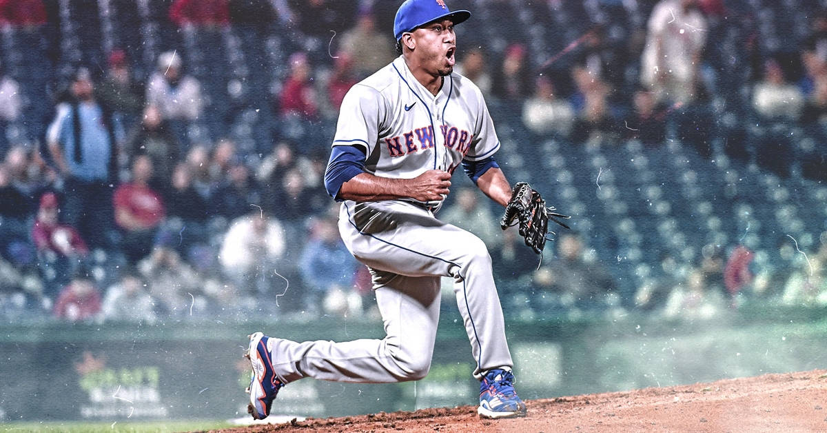 Edwin Diaz On Dusty Baseball Field Wallpaper