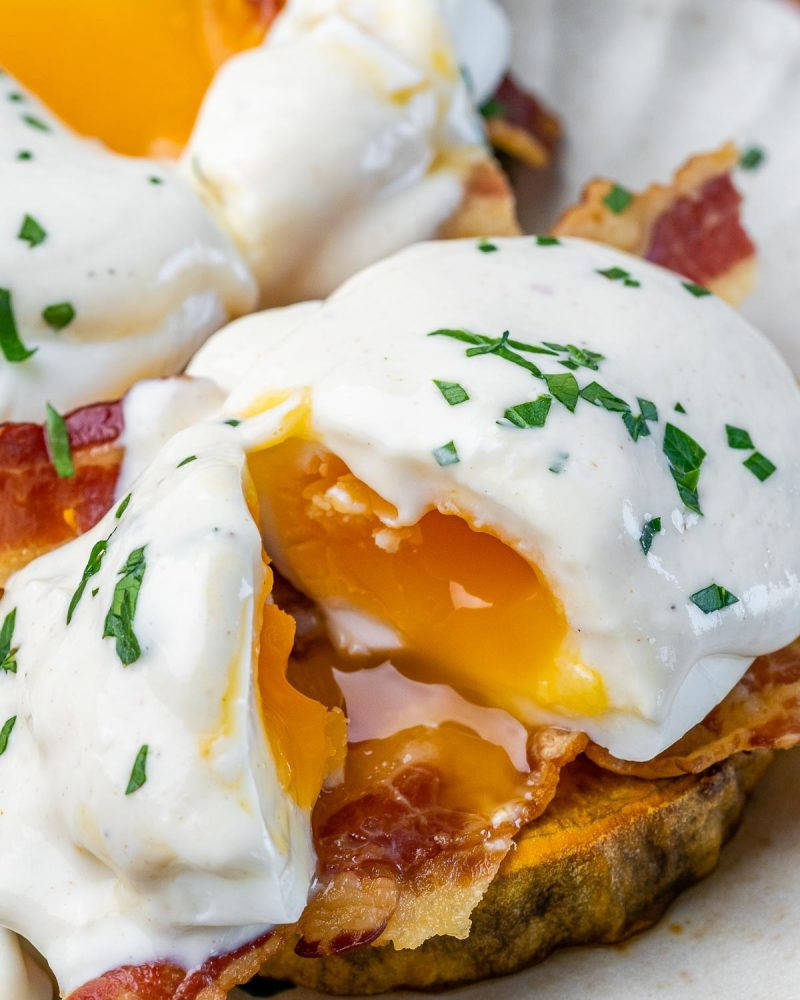 Eggs Benedict With English Muffins Wallpaper