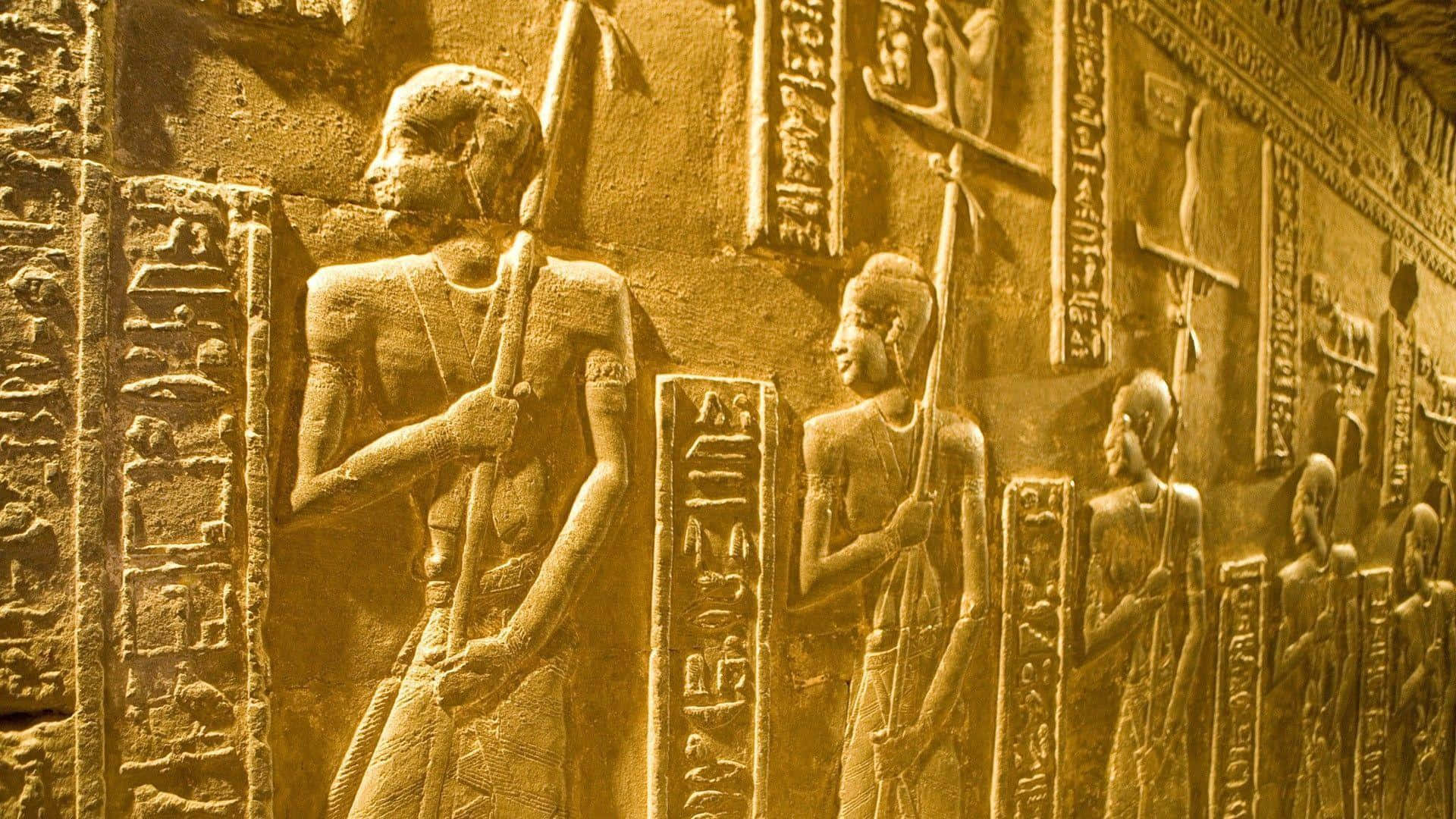 Unalto Rilievo Dorato Raffigurante Soldati Egiziani E Un Faraone