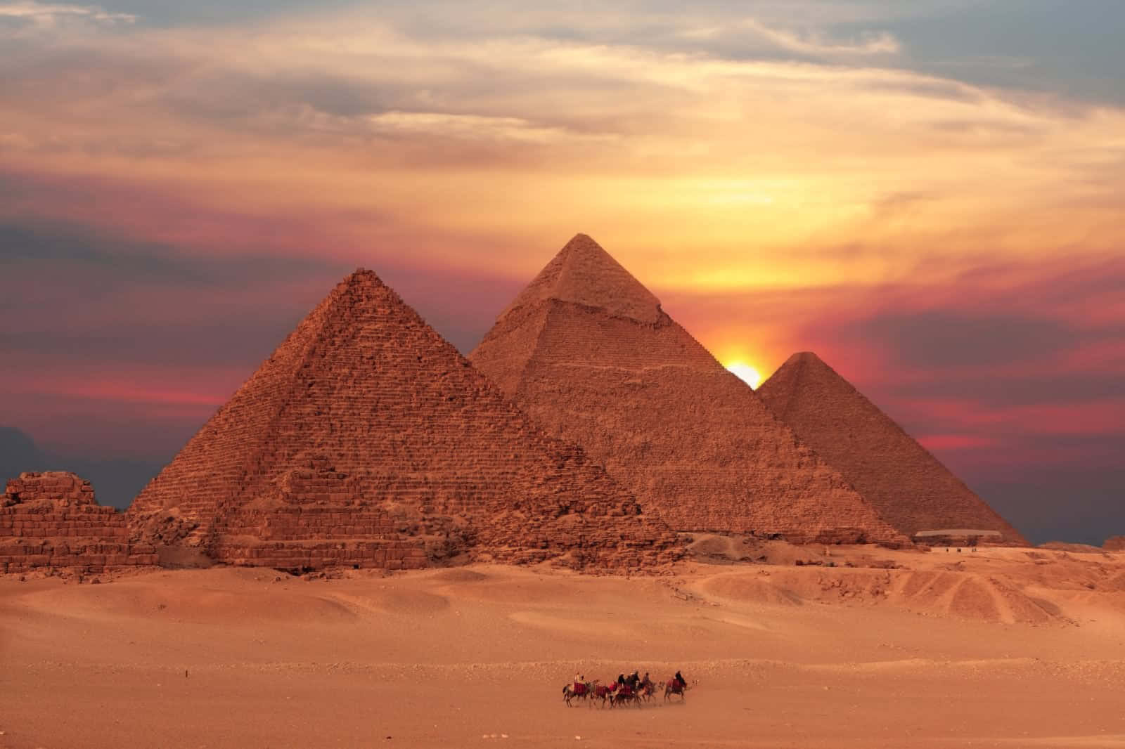 Pyramidernai Giza Vid Solnedgången.