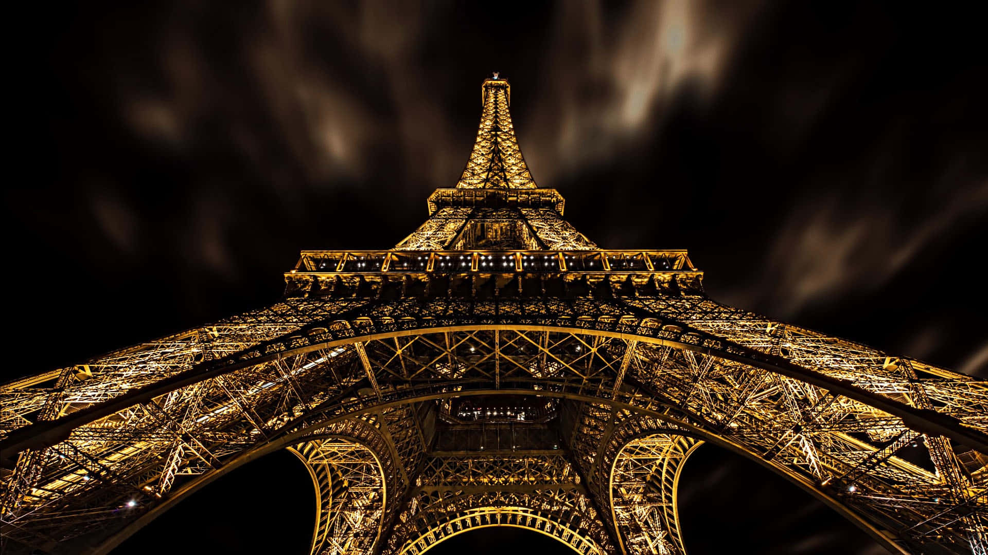 Imagemincrível Da Torre Eiffel À Noite.