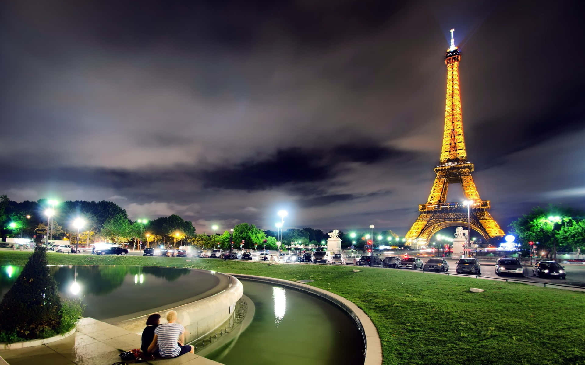 Eiffeltornsparkenpå Natten Bild