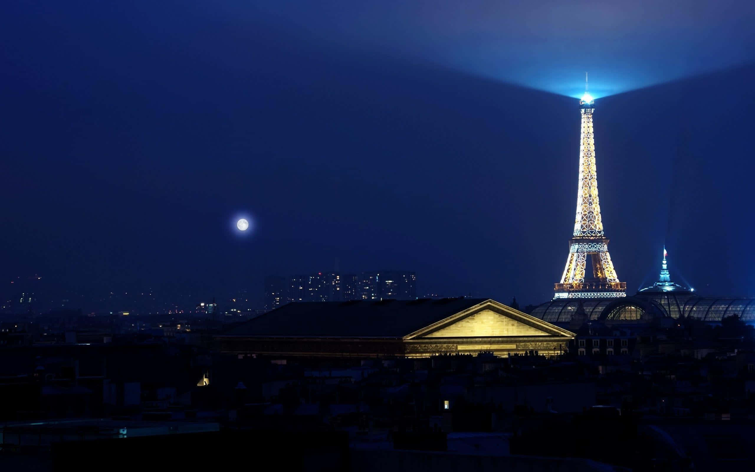 Eiffelturmbei Nacht Unglaubliches Lichtbild