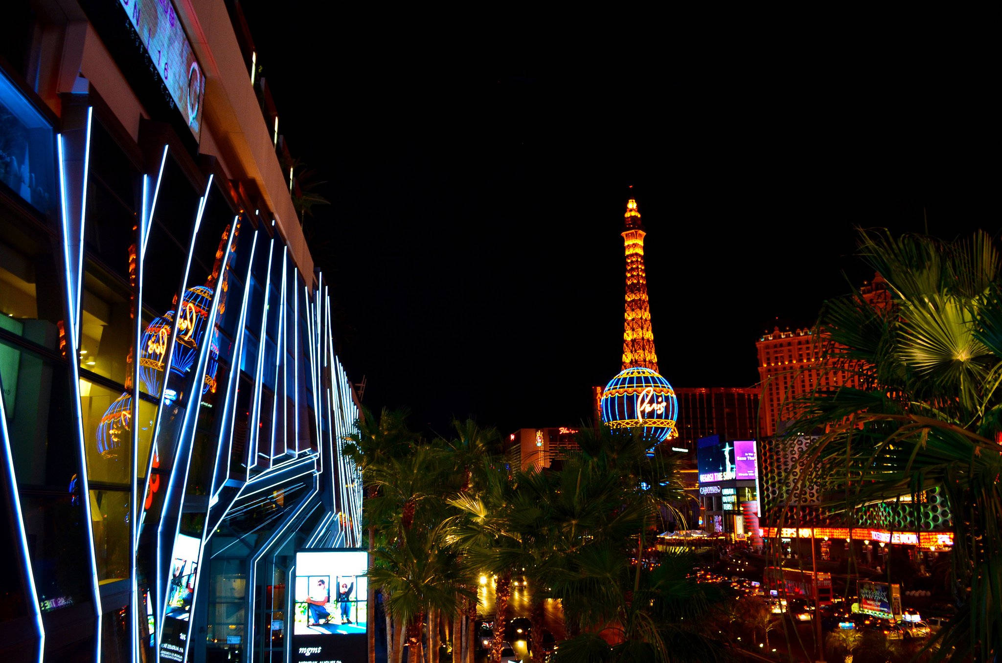 Eiffel Tower Las Vegas Night Wallpaper