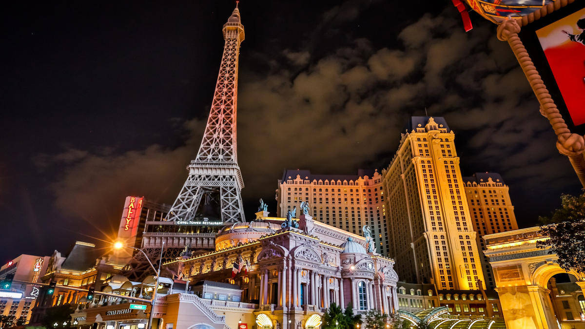 Eiffel Tower Lighted City Paris Las Vegas Wallpaper