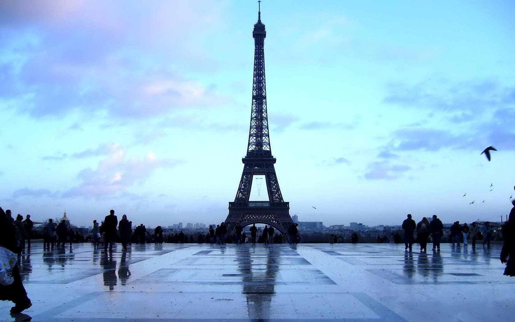 Eiffel Tower On Rainy Day Wallpaper