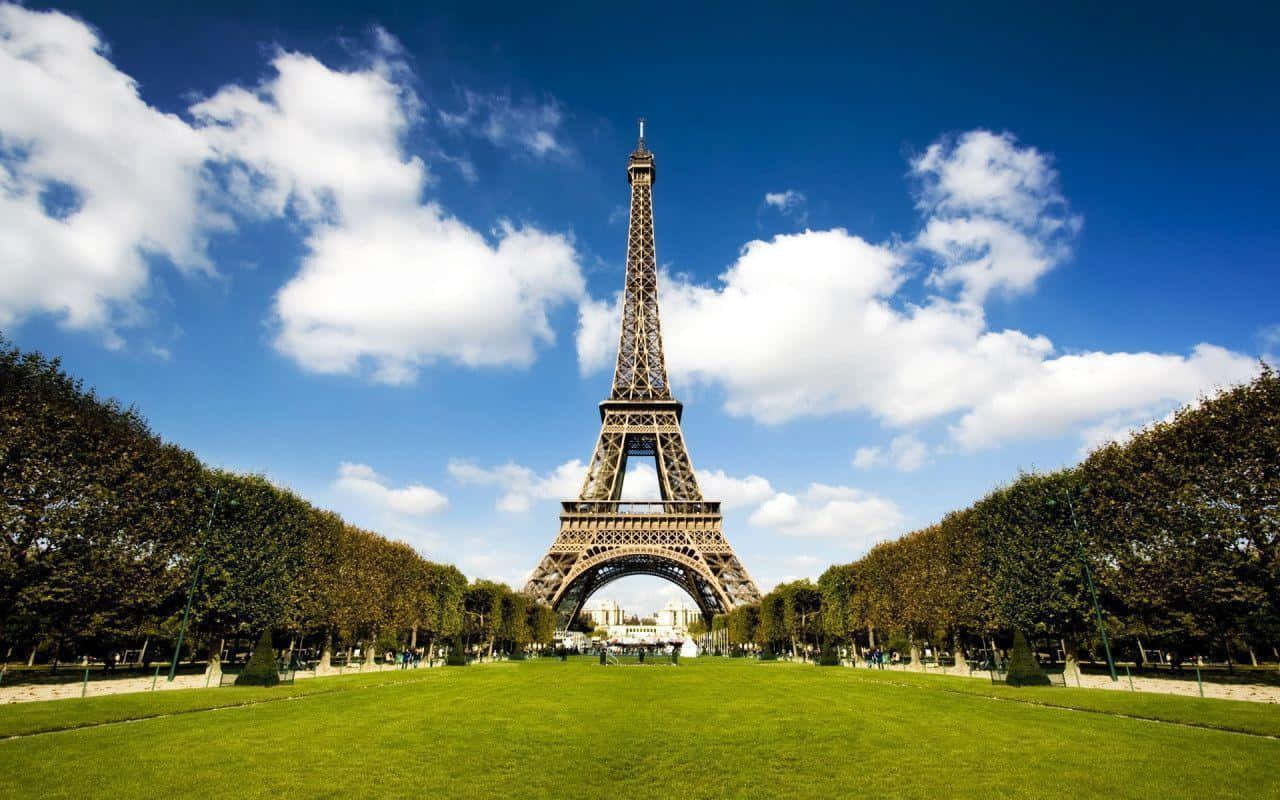 Eiffeltårneti Romantiske Paris.