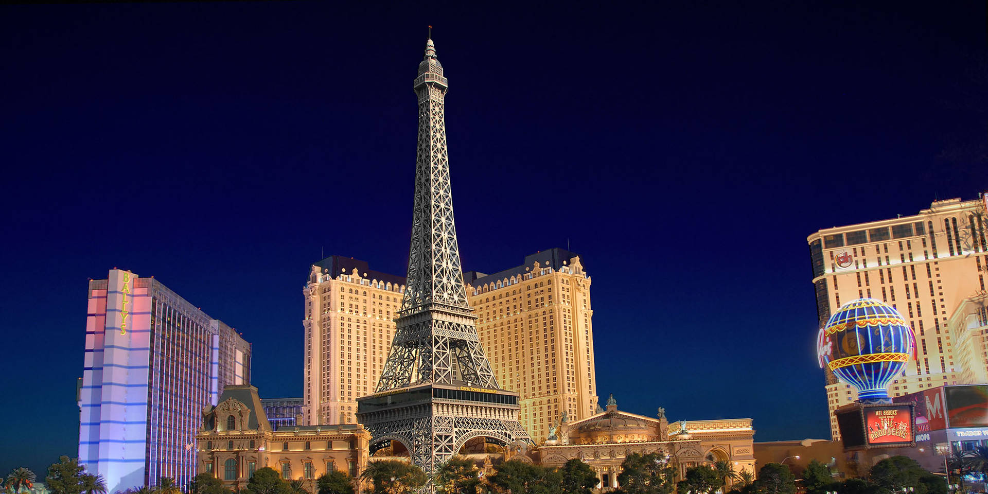 Eiffel Tower Tourist Attraction Paris Las Vegas Wallpaper