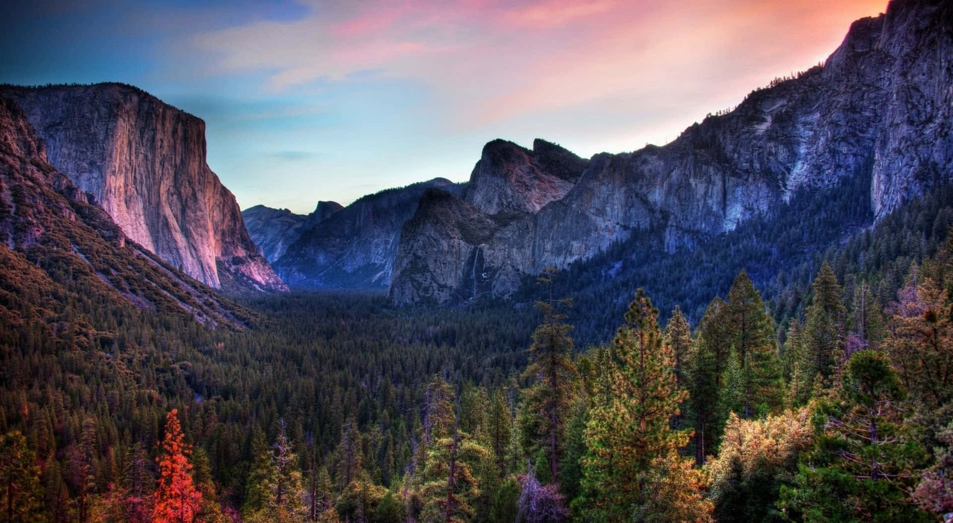 El Capitan Dome formet Yosemite Valley tapet. Wallpaper