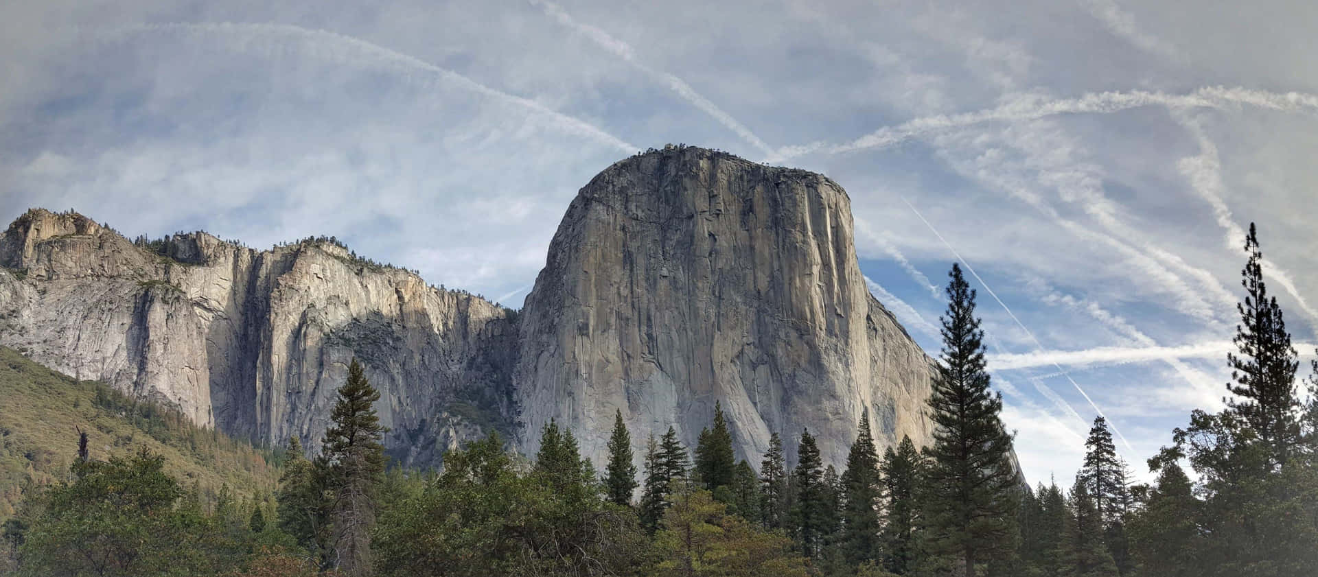 Ilmagnifico El Capitan Nel Parco Nazionale Di Yosemite Sfondo