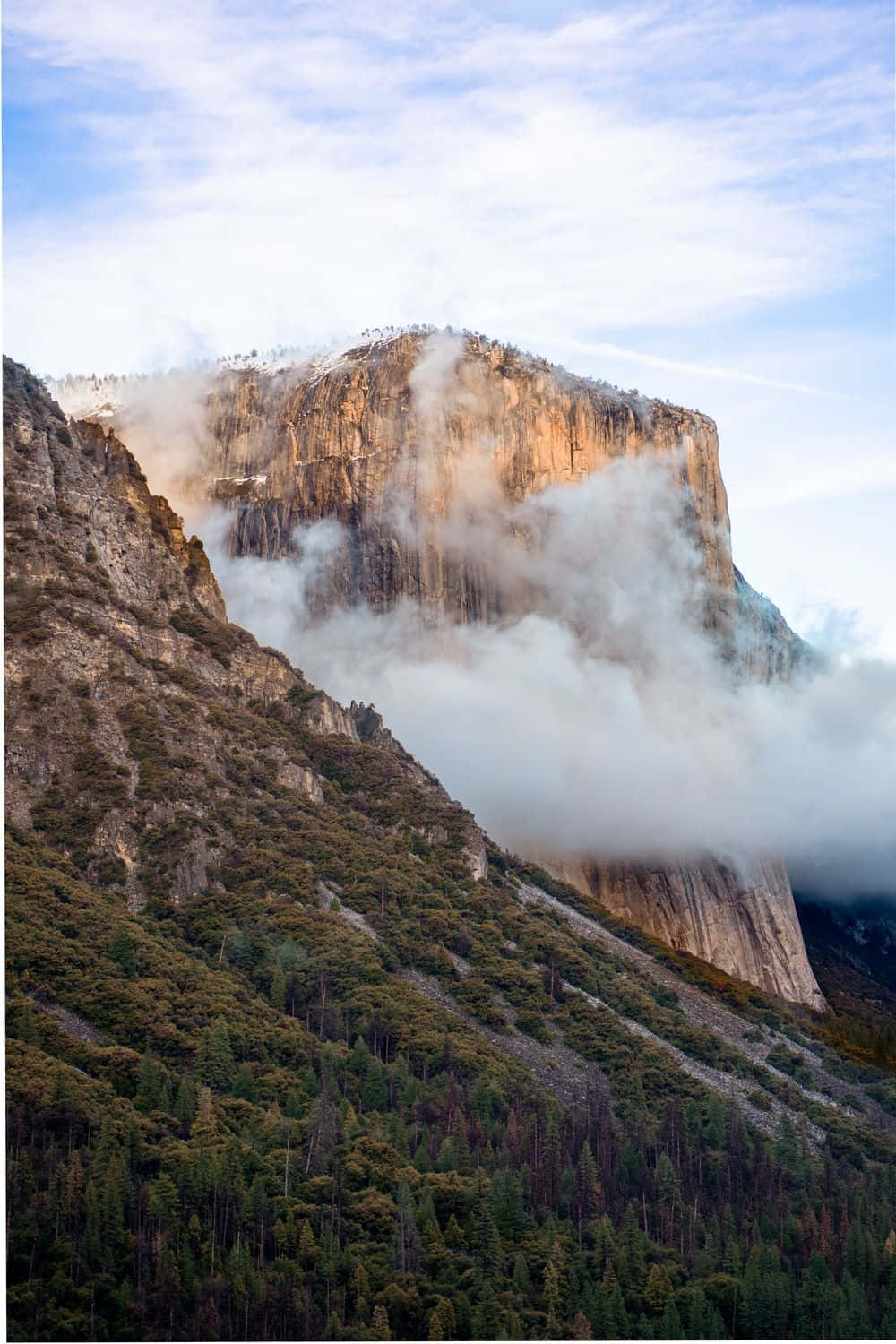 El Capitan Foggy Mountain Peak Wallpaper