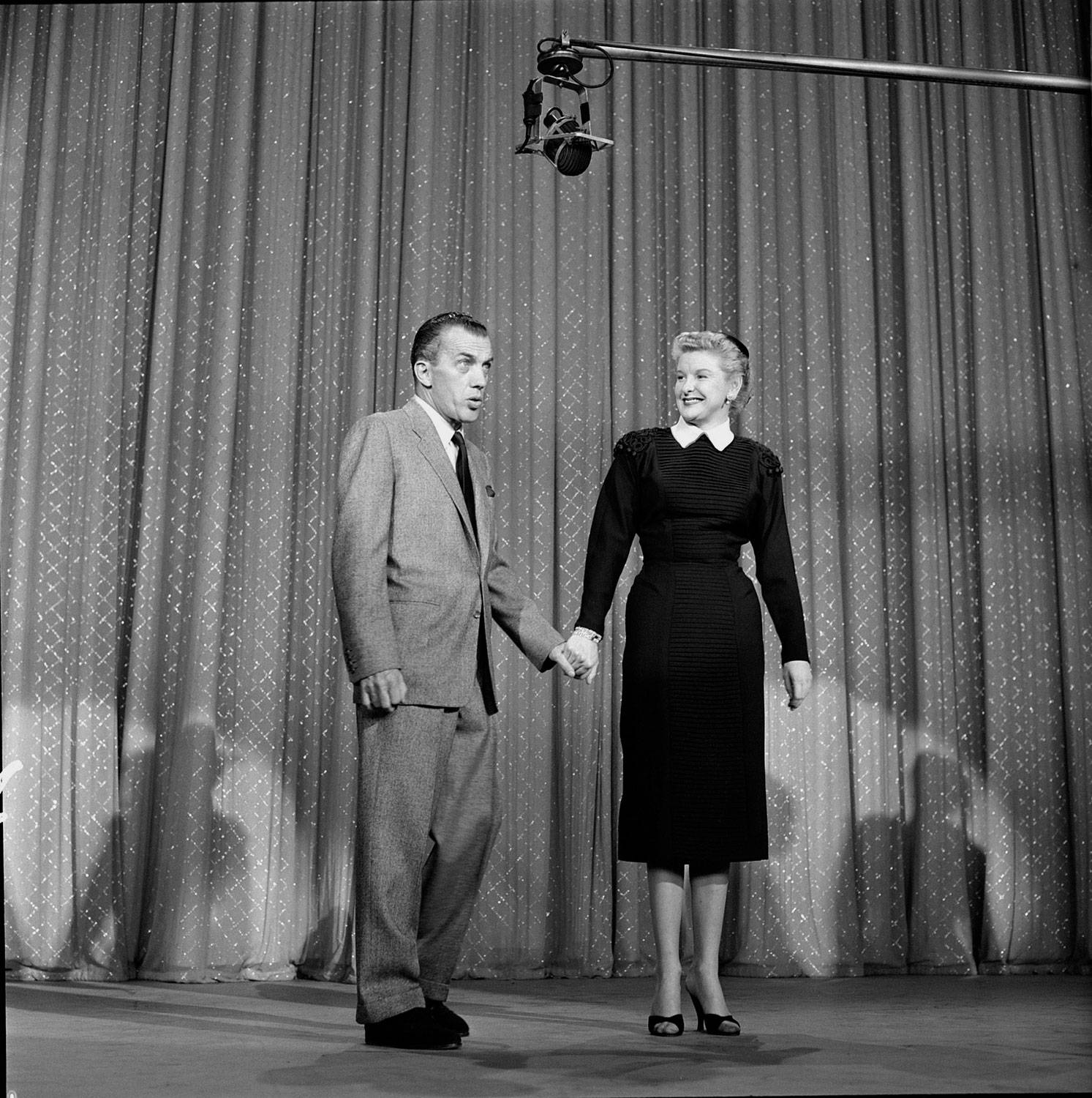 Elaine Stritch And Ed Sullivan In Toast Of The Town Wallpaper
